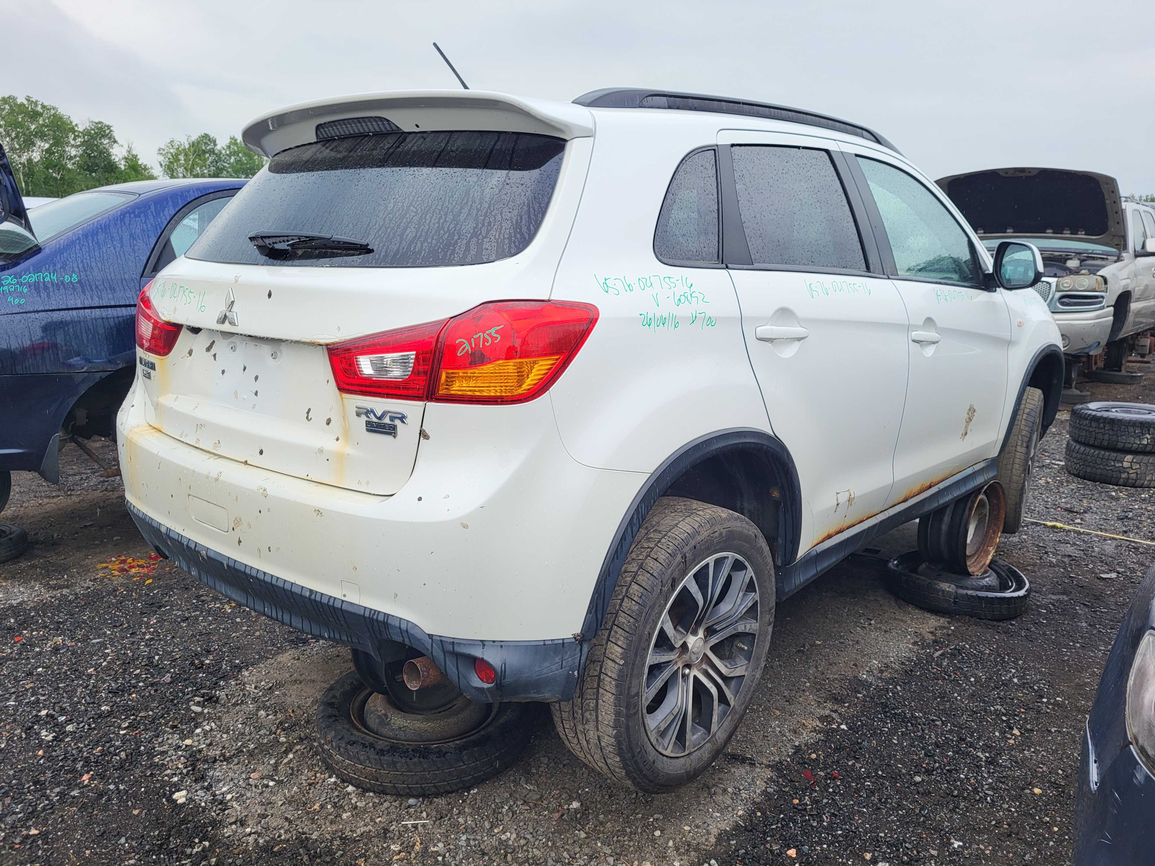 MITSUBISHI RVR 2016