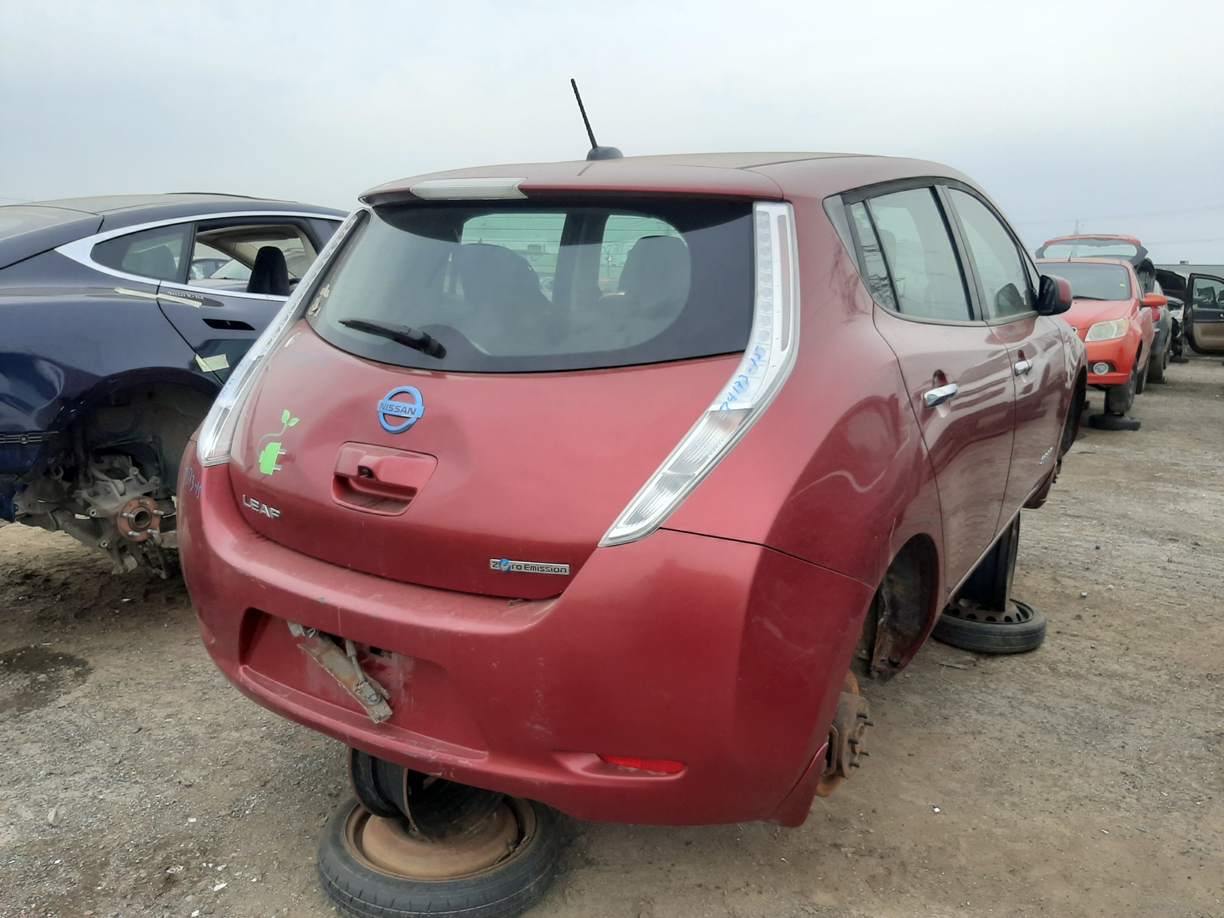 NISSAN LEAF 2015
