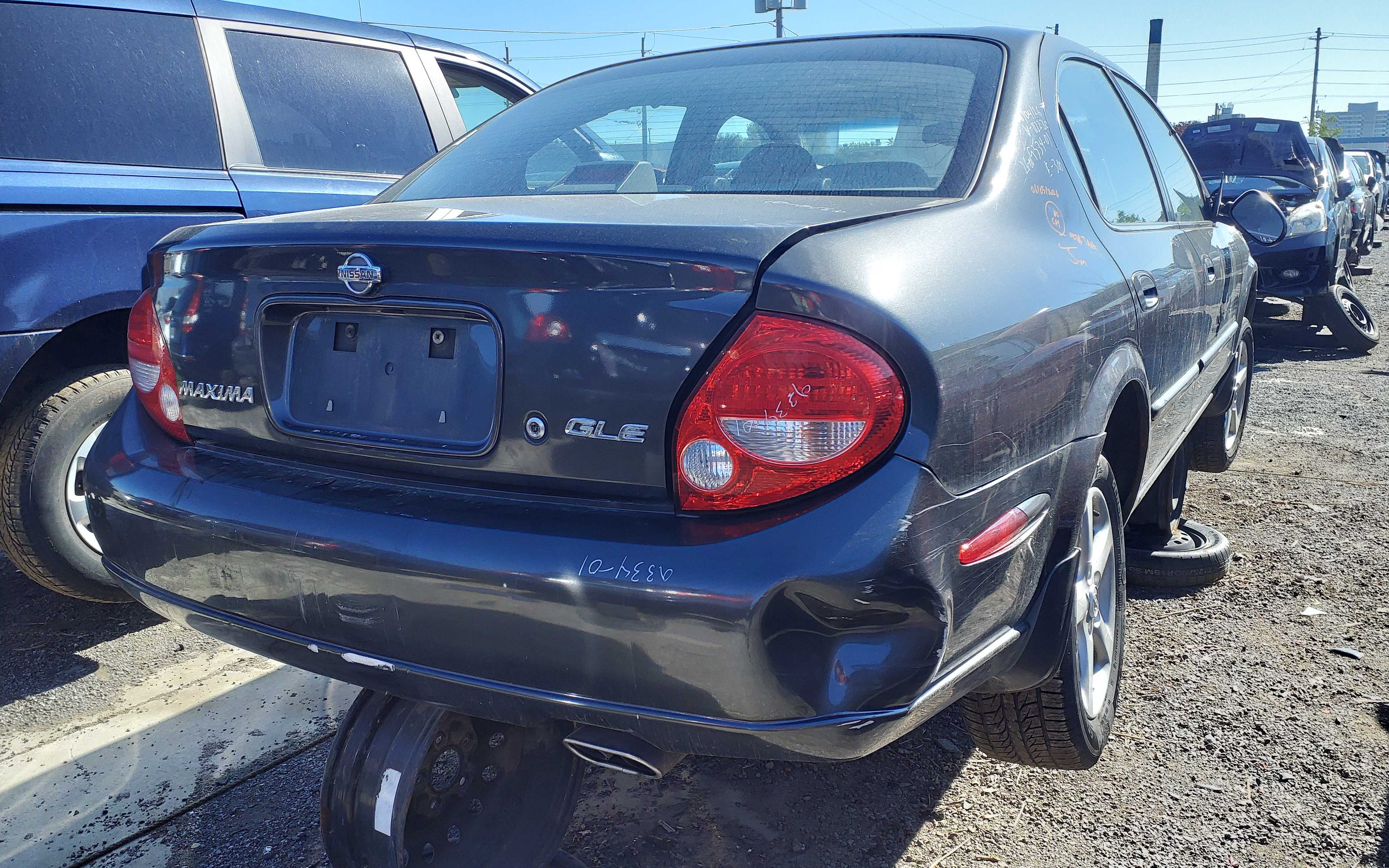 NISSAN MAXIMA 2001