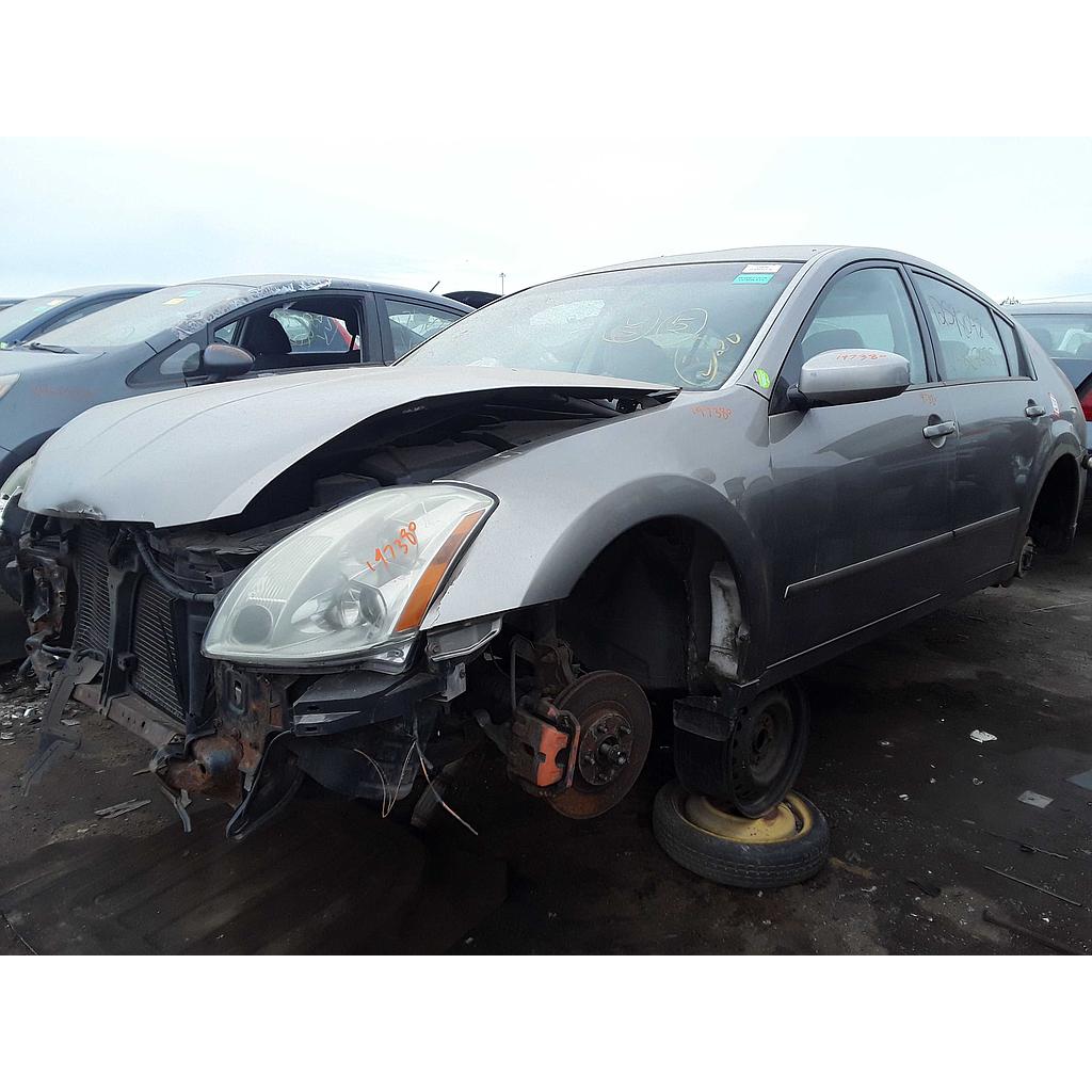 NISSAN MAXIMA 2004