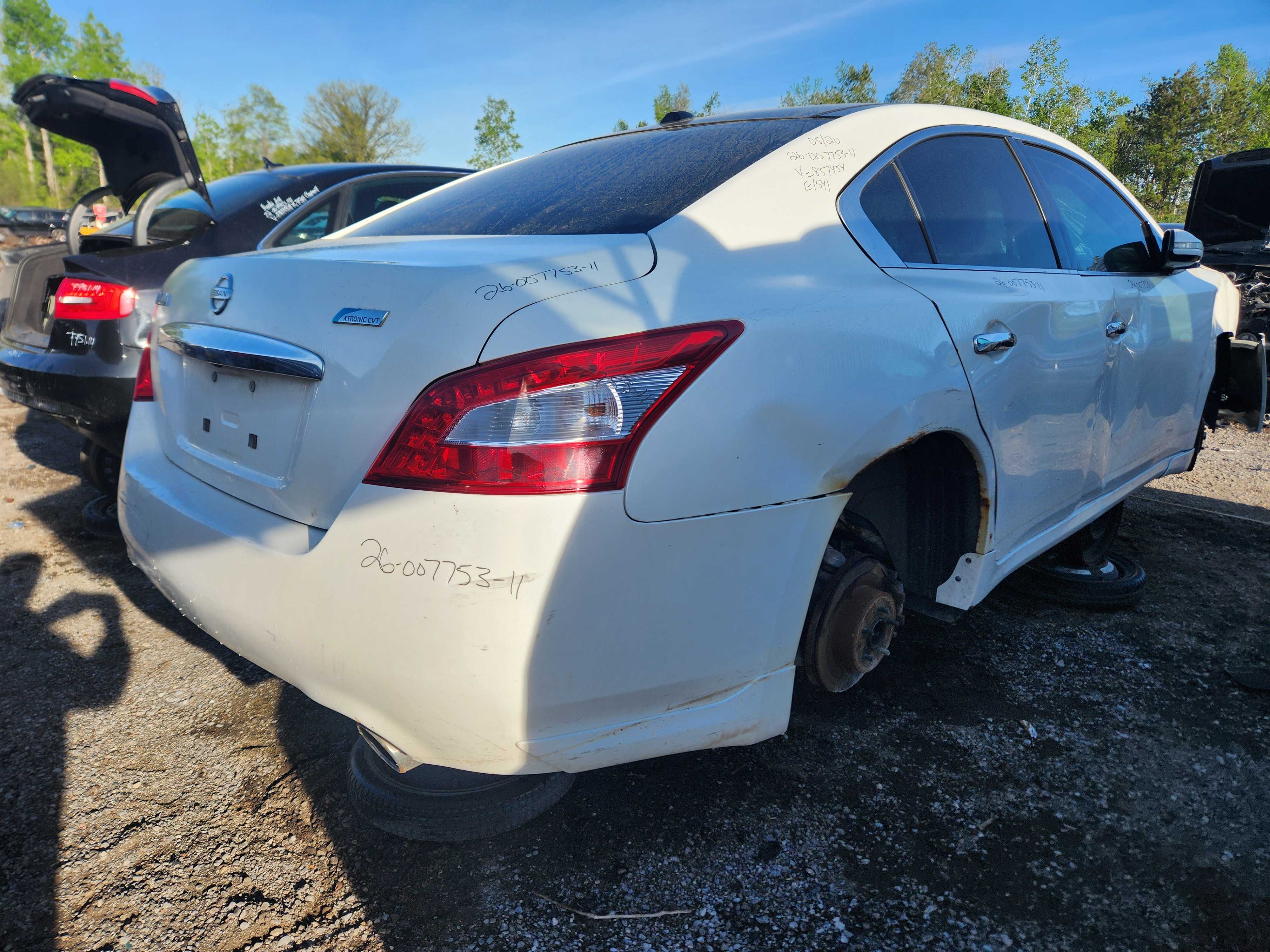 NISSAN MAXIMA 2011