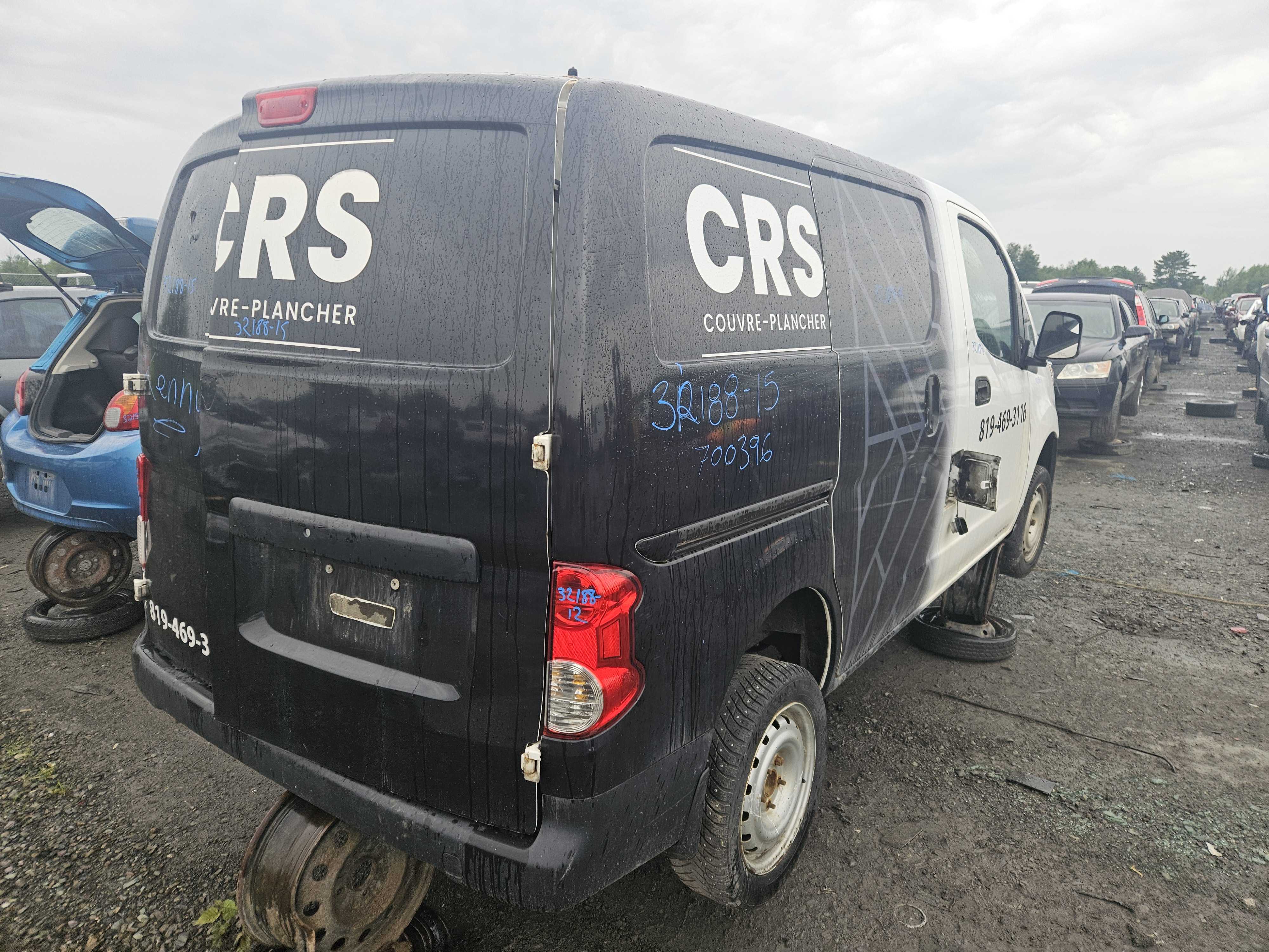 NISSAN NV 2015