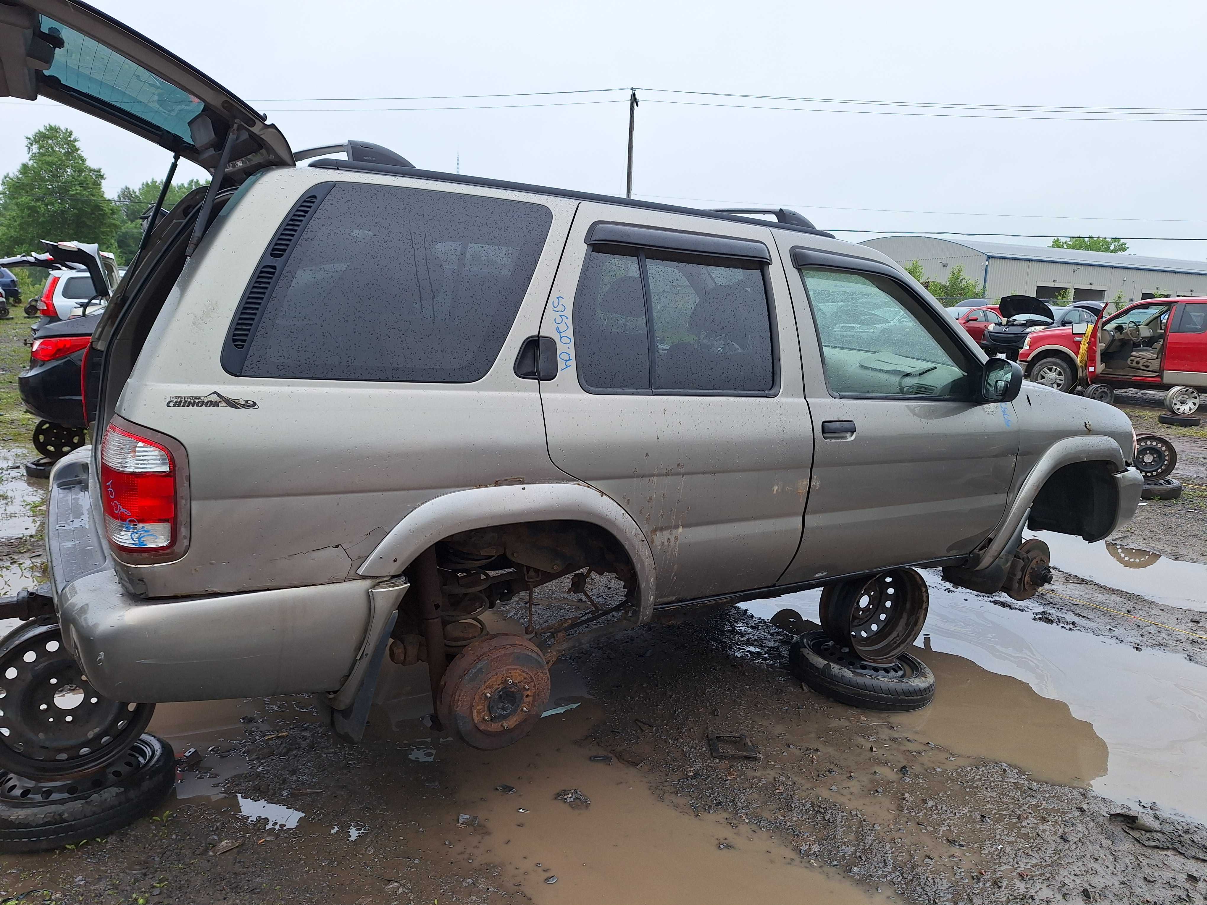 NISSAN PATHFINDER 2004