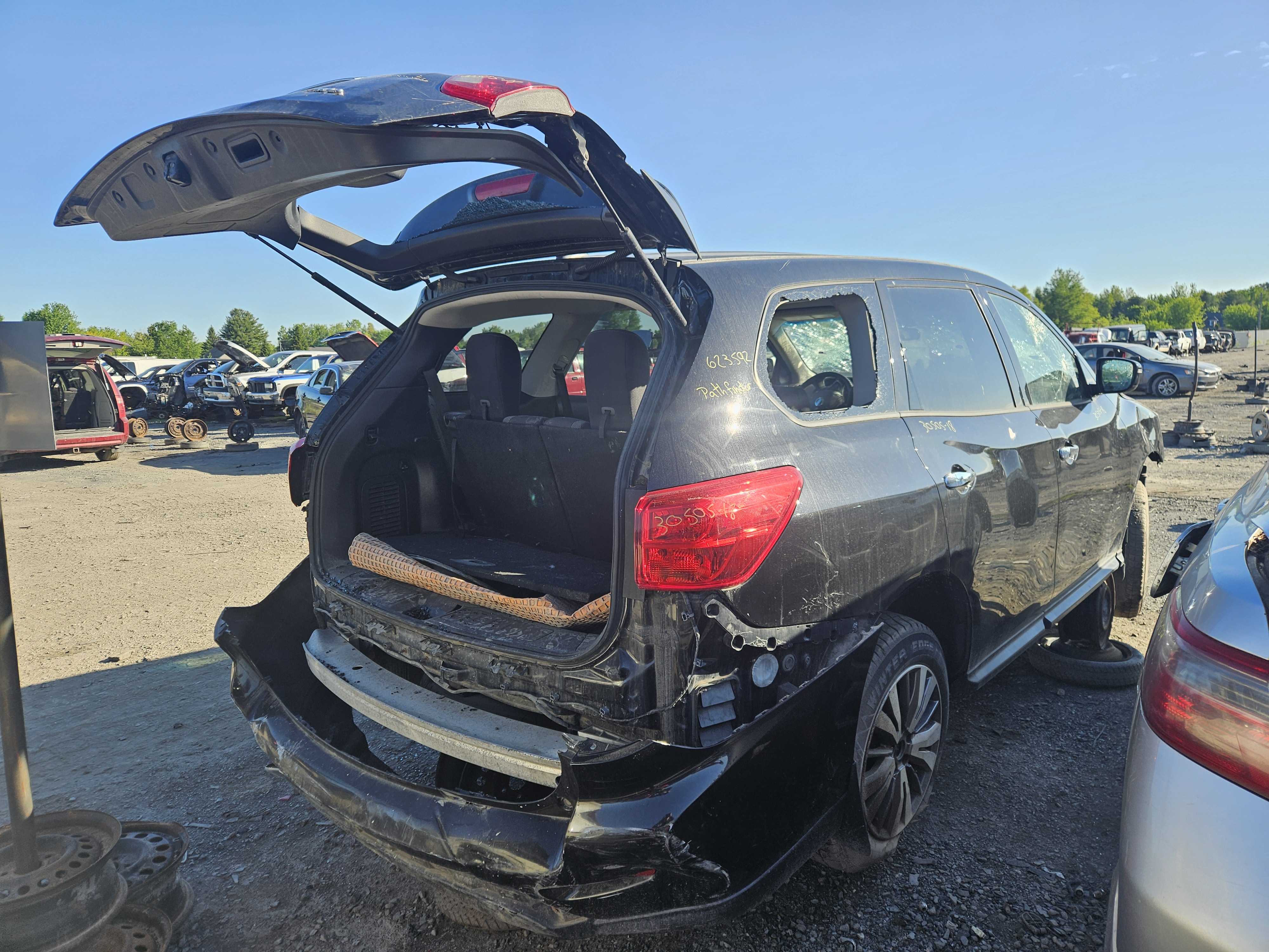 NISSAN PATHFINDER 2018
