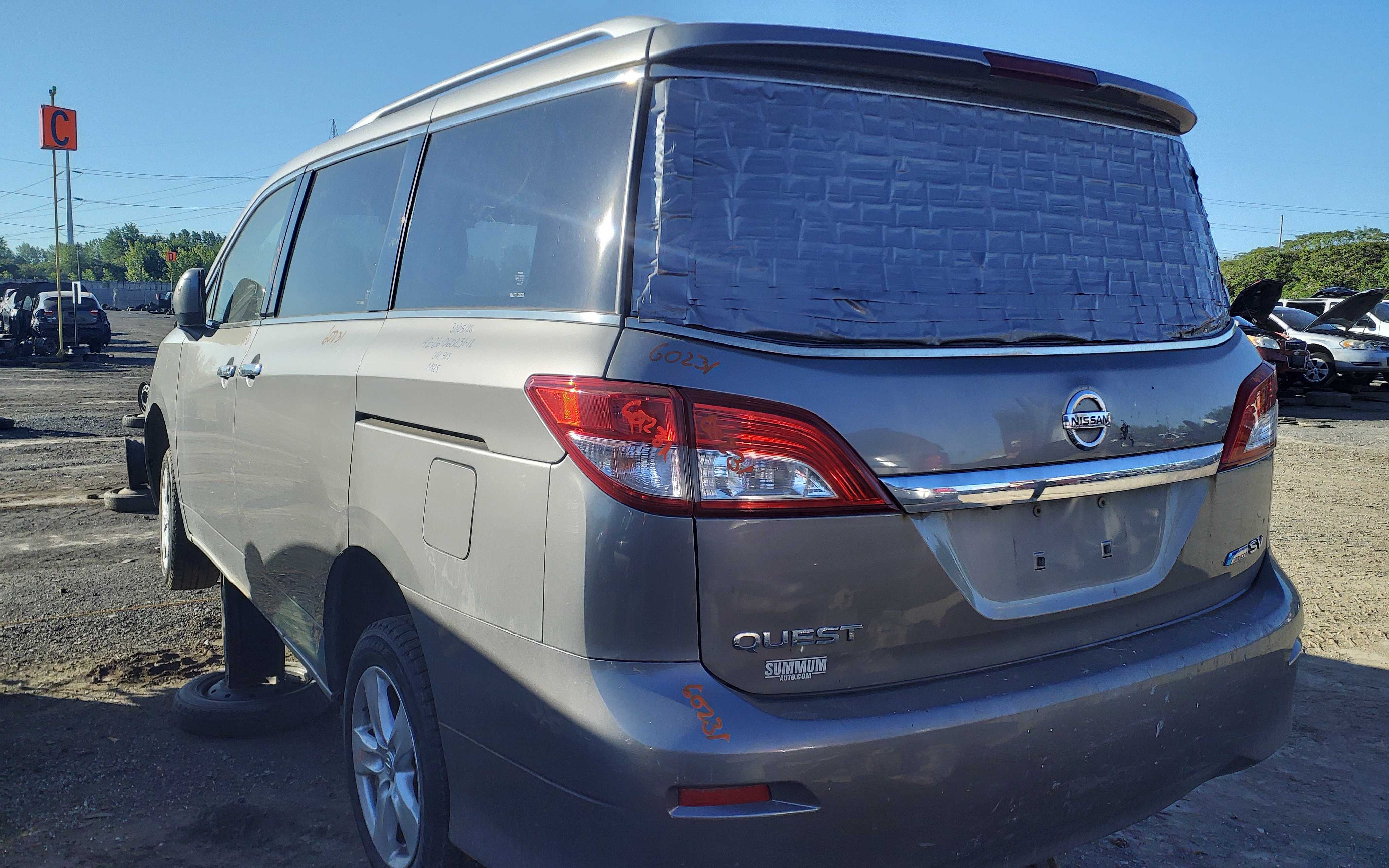 NISSAN QUEST 2012