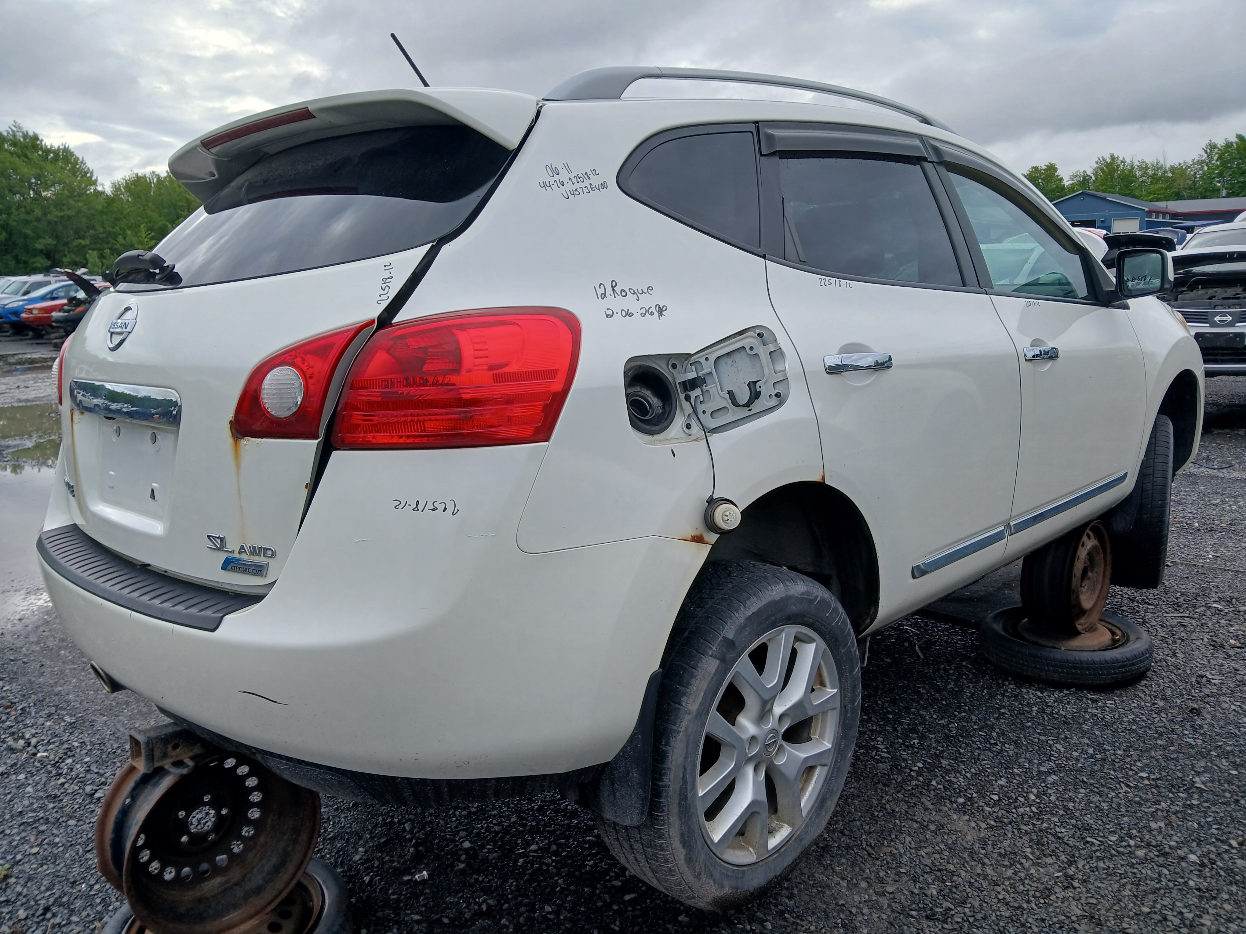 NISSAN ROGUE 2012