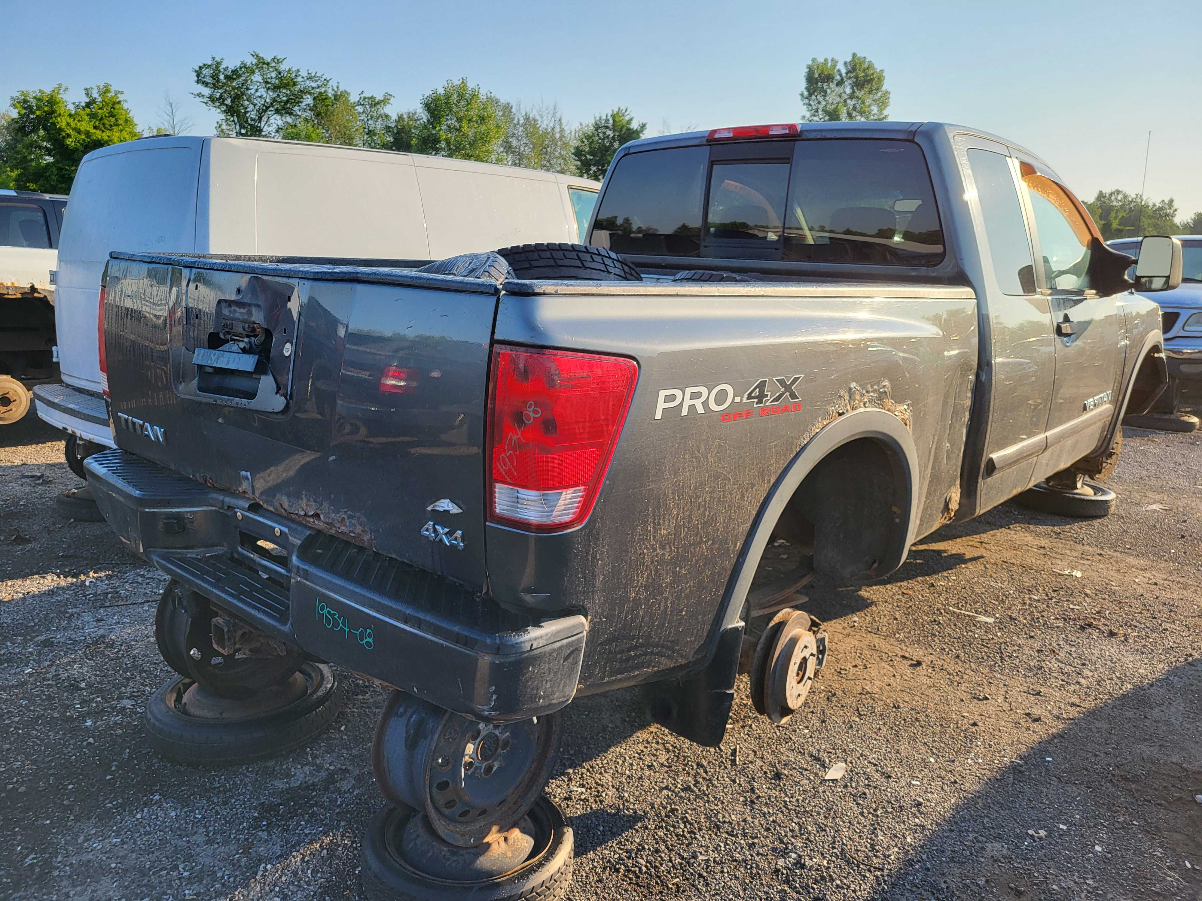 NISSAN TITAN 2008