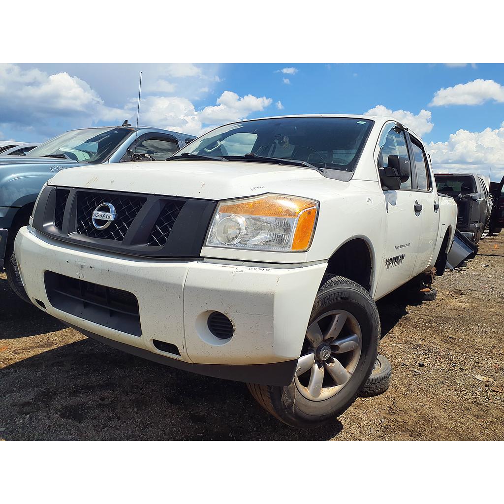 NISSAN TITAN 2013