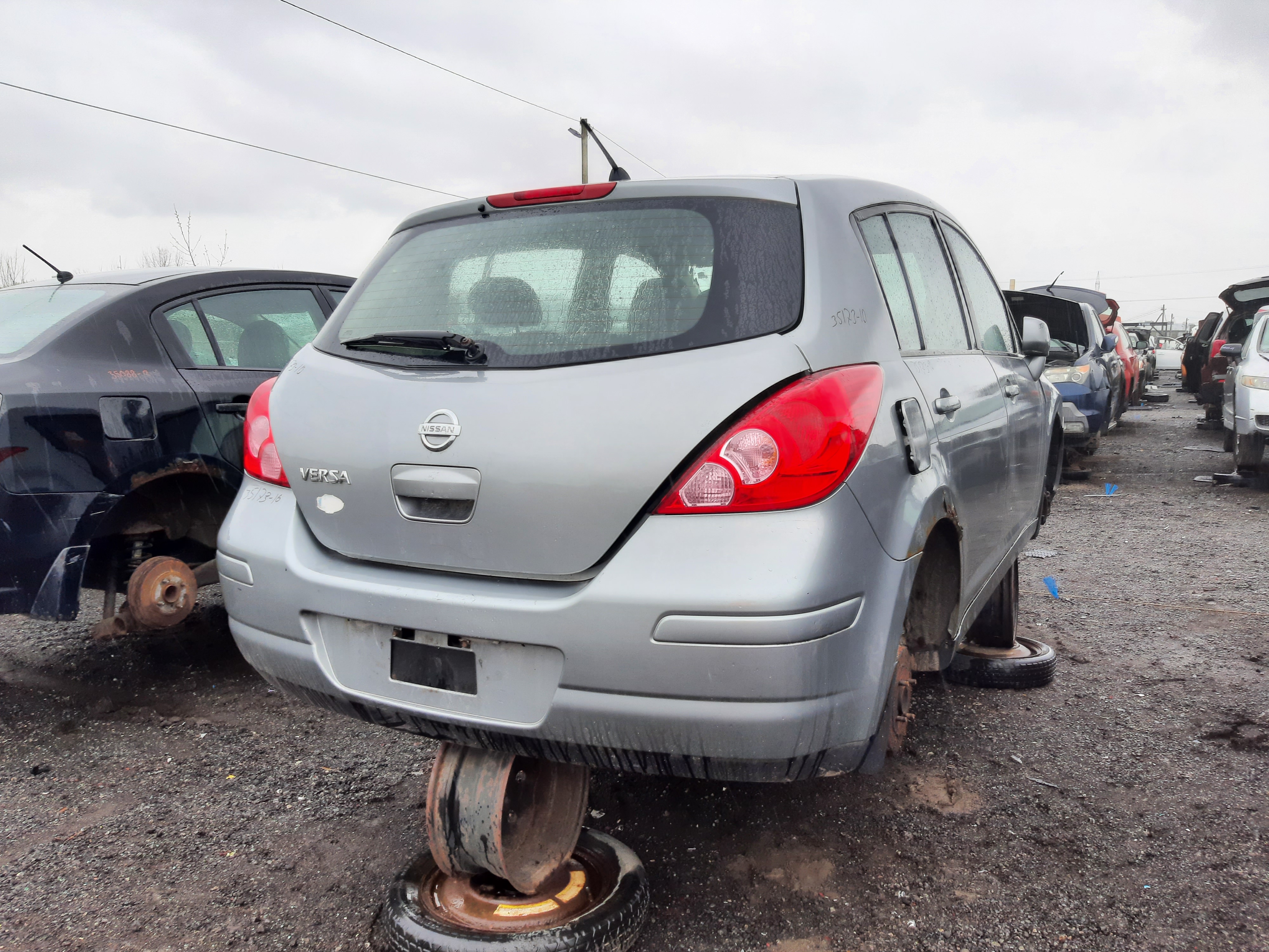 NISSAN VERSA 2010