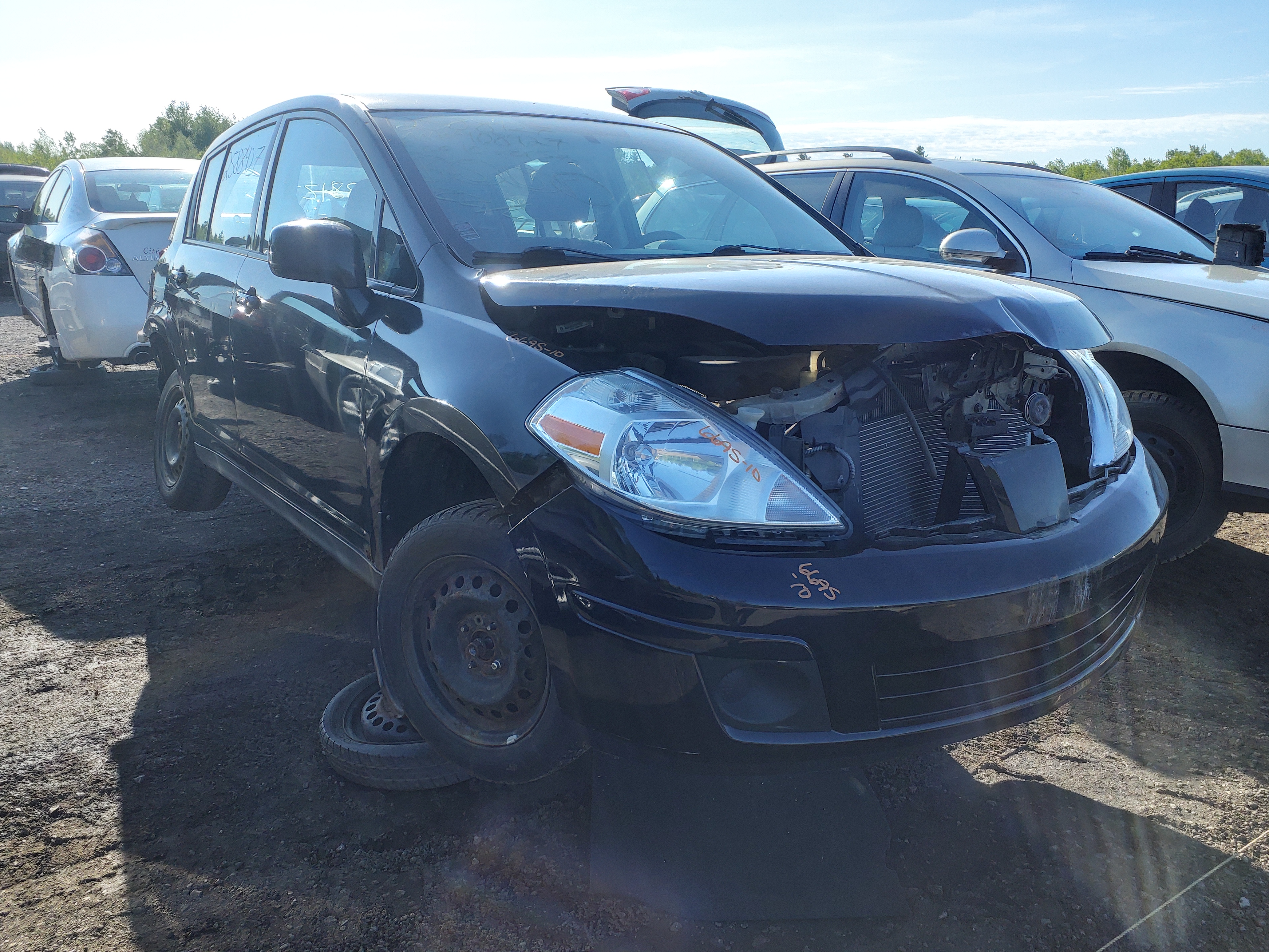 NISSAN VERSA 2010