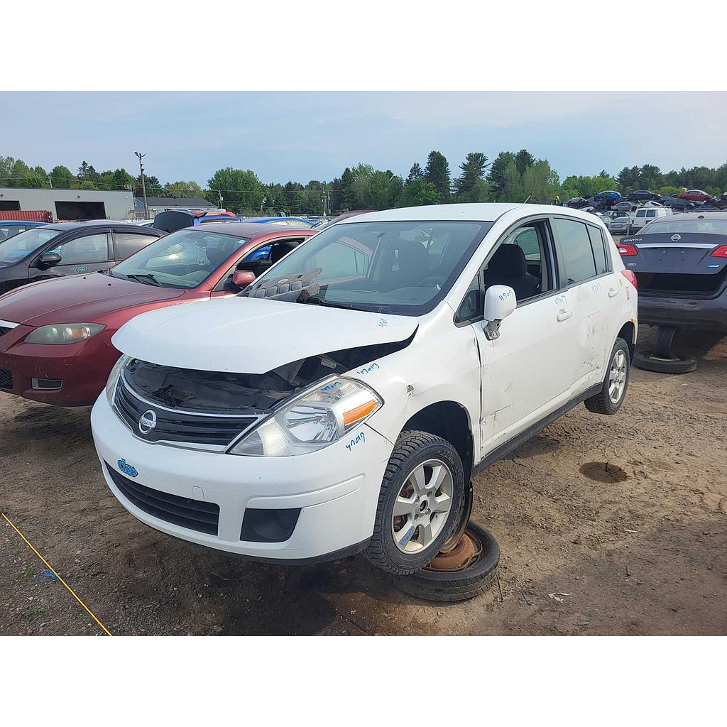 NISSAN VERSA 2010