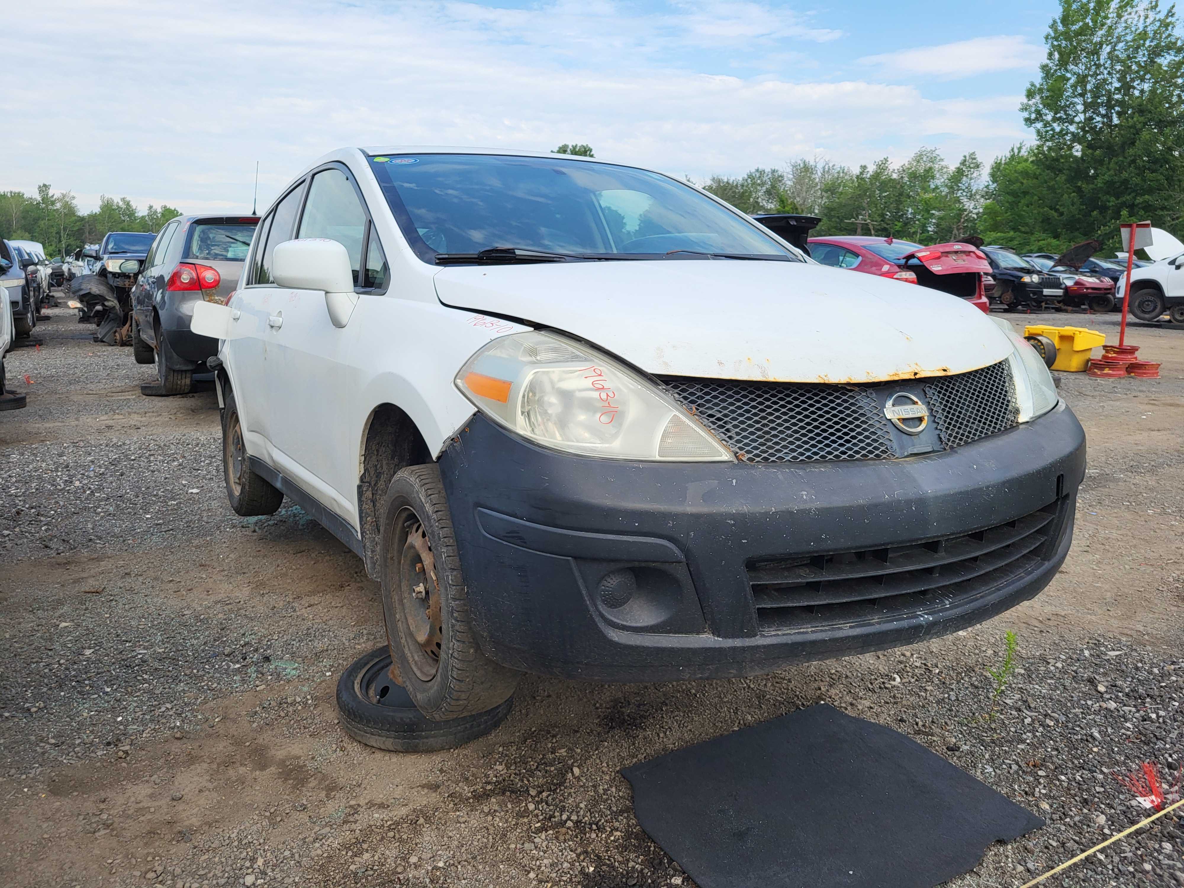 NISSAN VERSA 2010