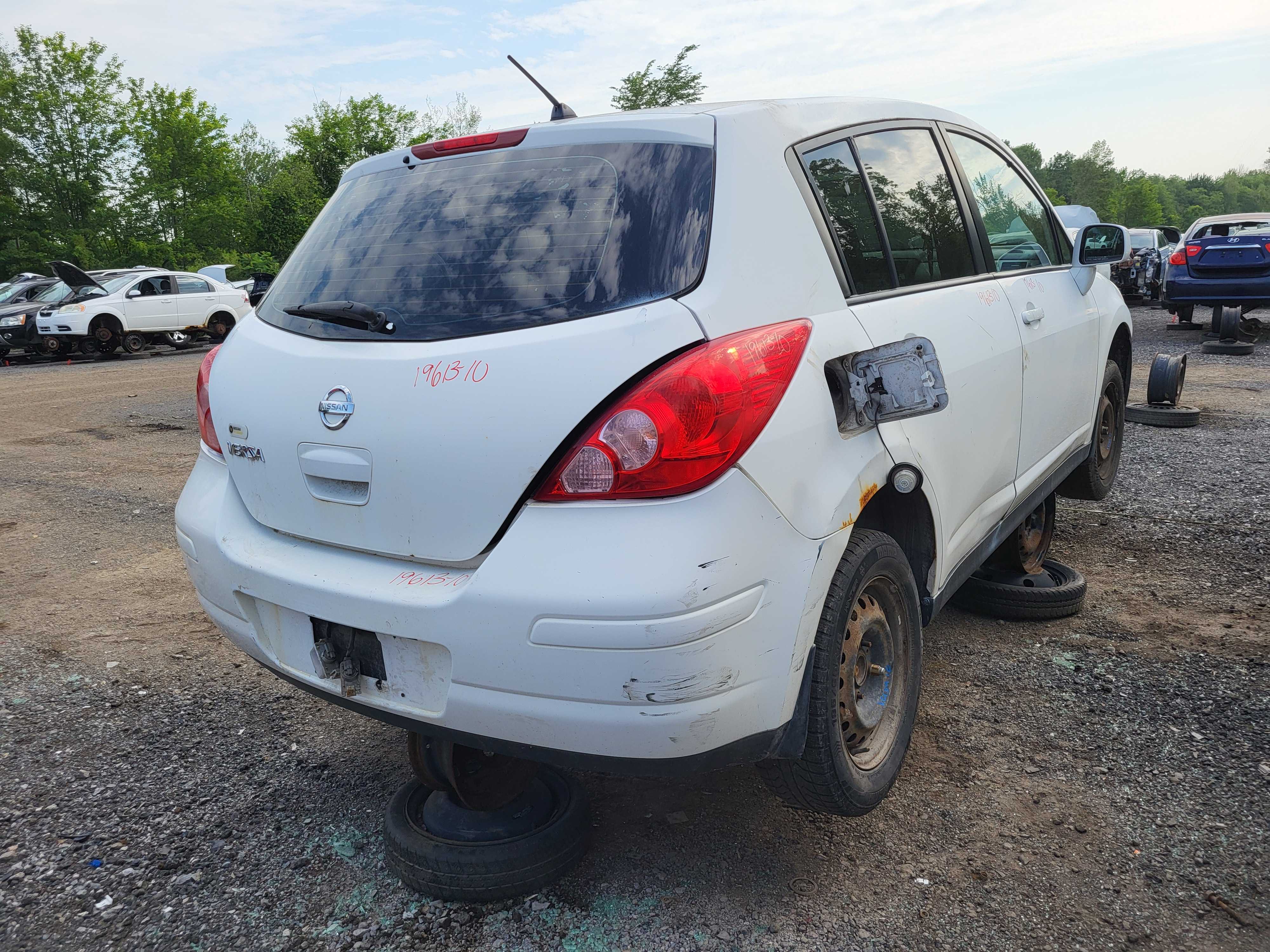 NISSAN VERSA 2010