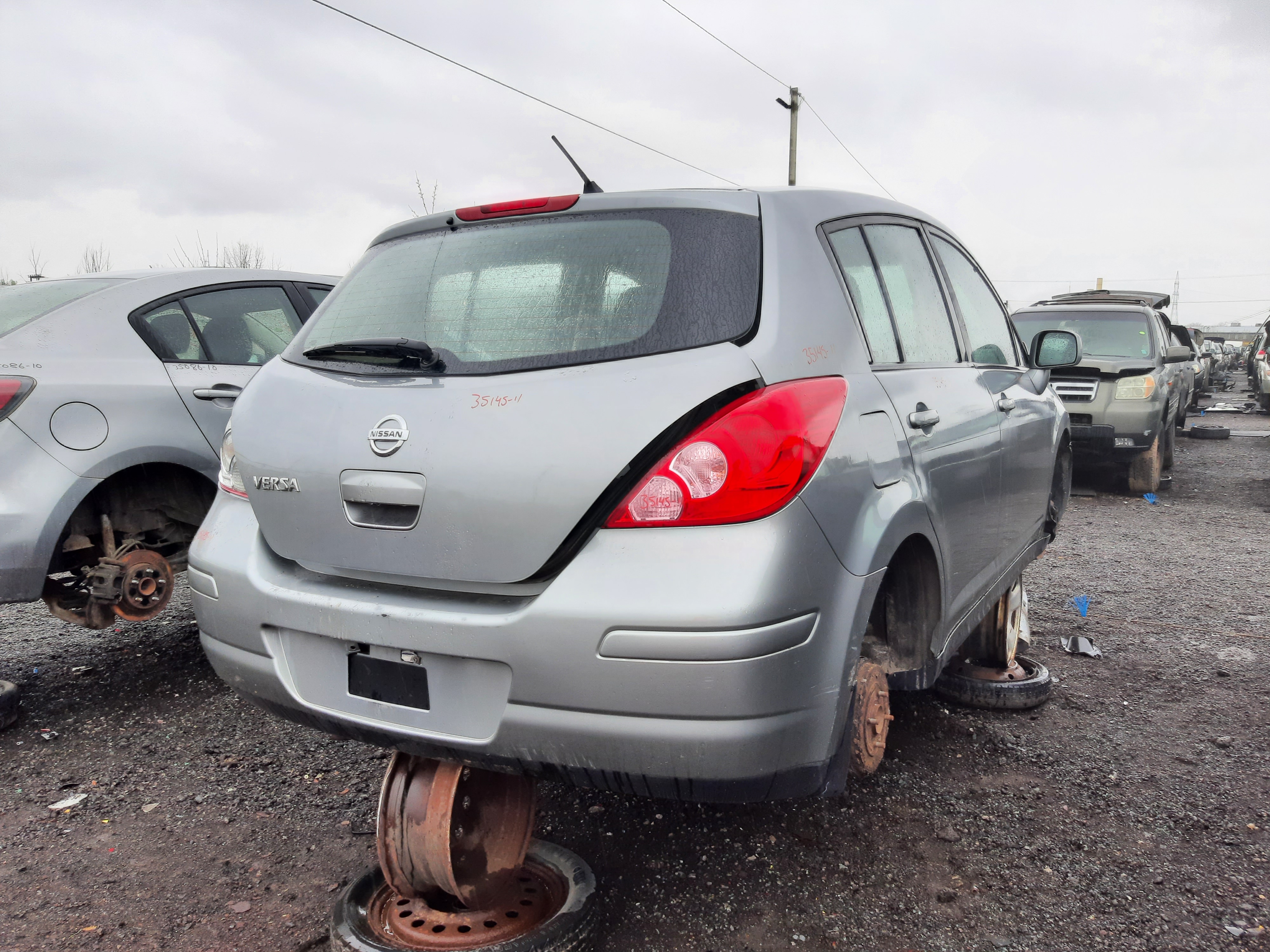 NISSAN VERSA 2011
