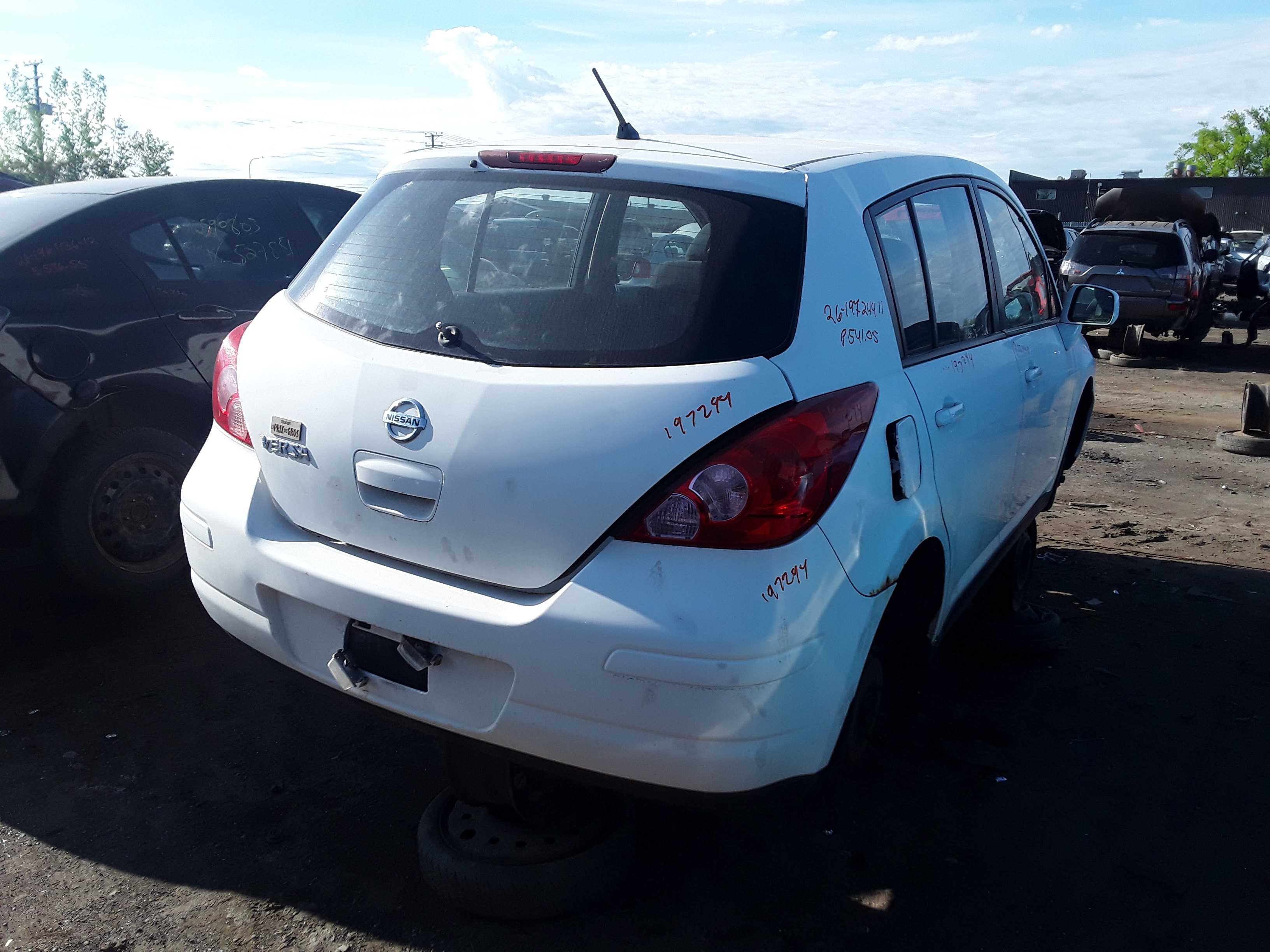 NISSAN VERSA 2011