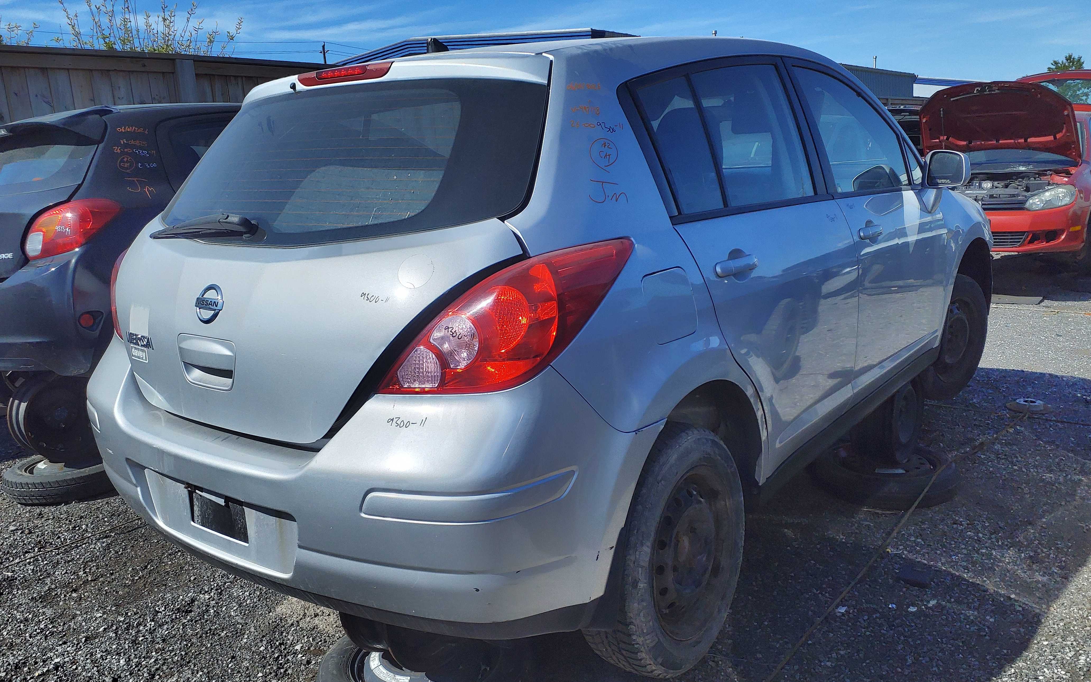 NISSAN VERSA 2011