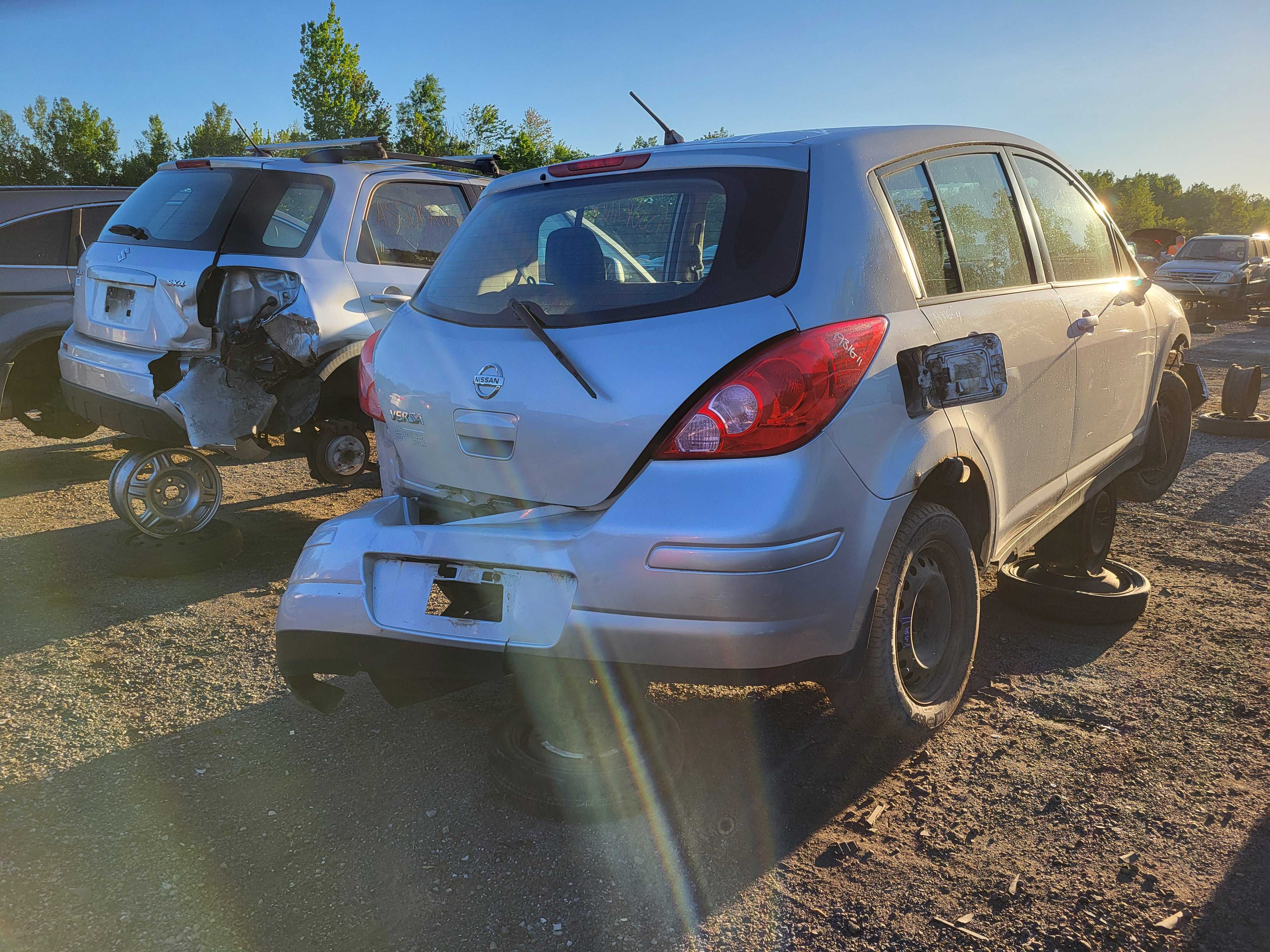 NISSAN VERSA 2011