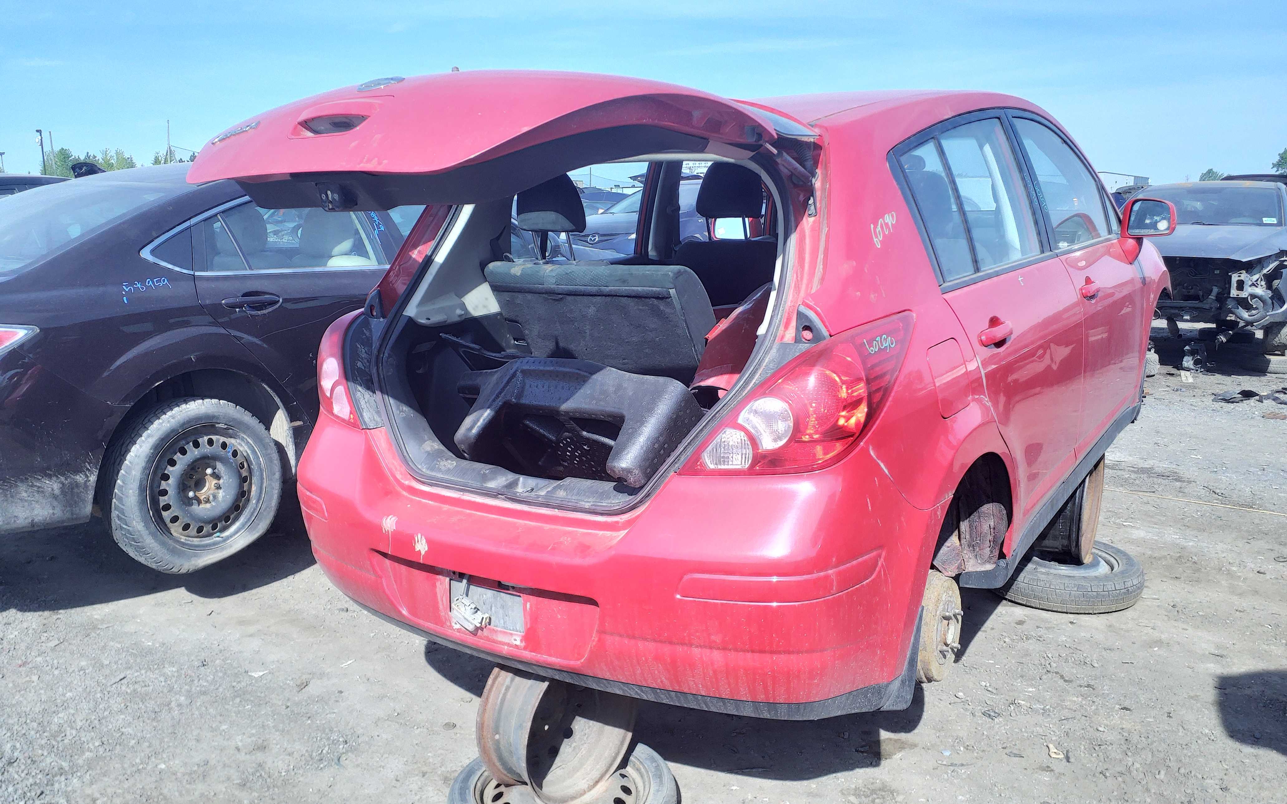 NISSAN VERSA 2011