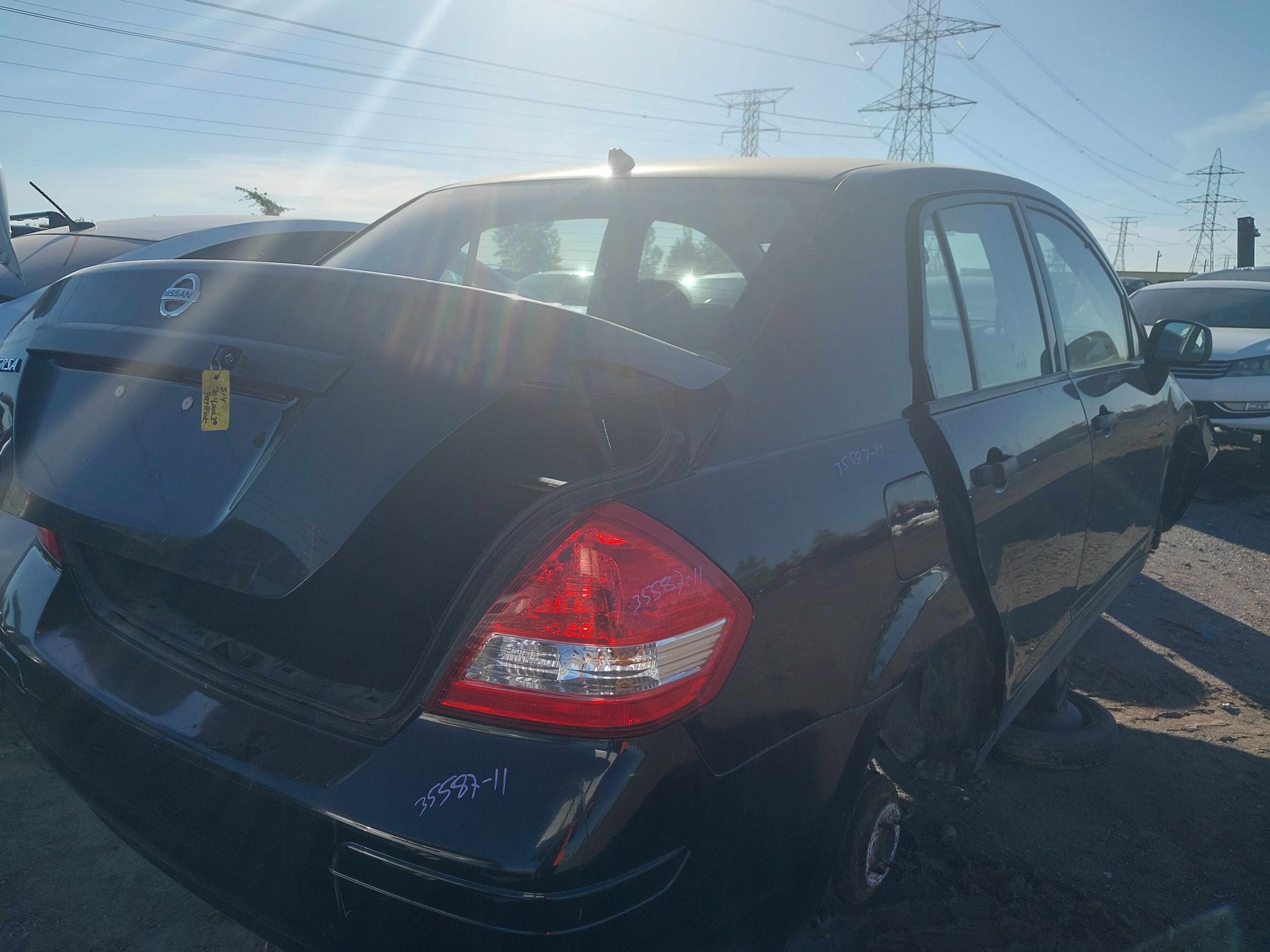 NISSAN VERSA 2011