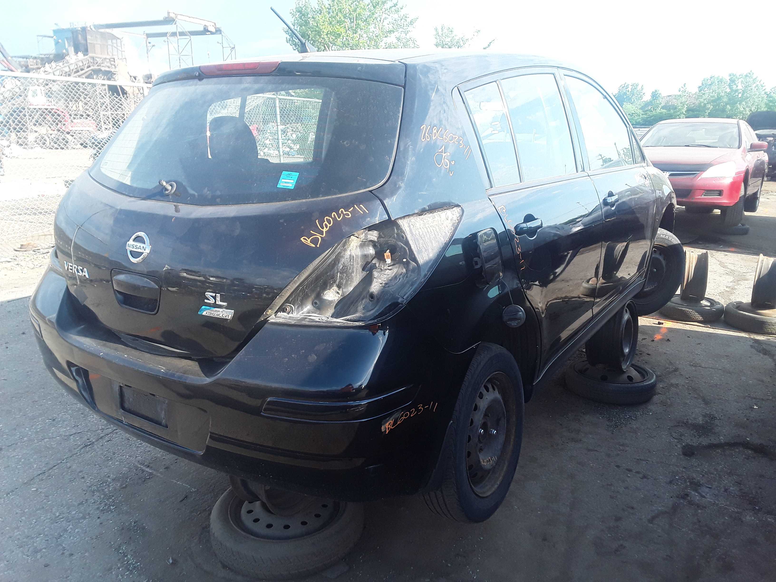 NISSAN VERSA 2011