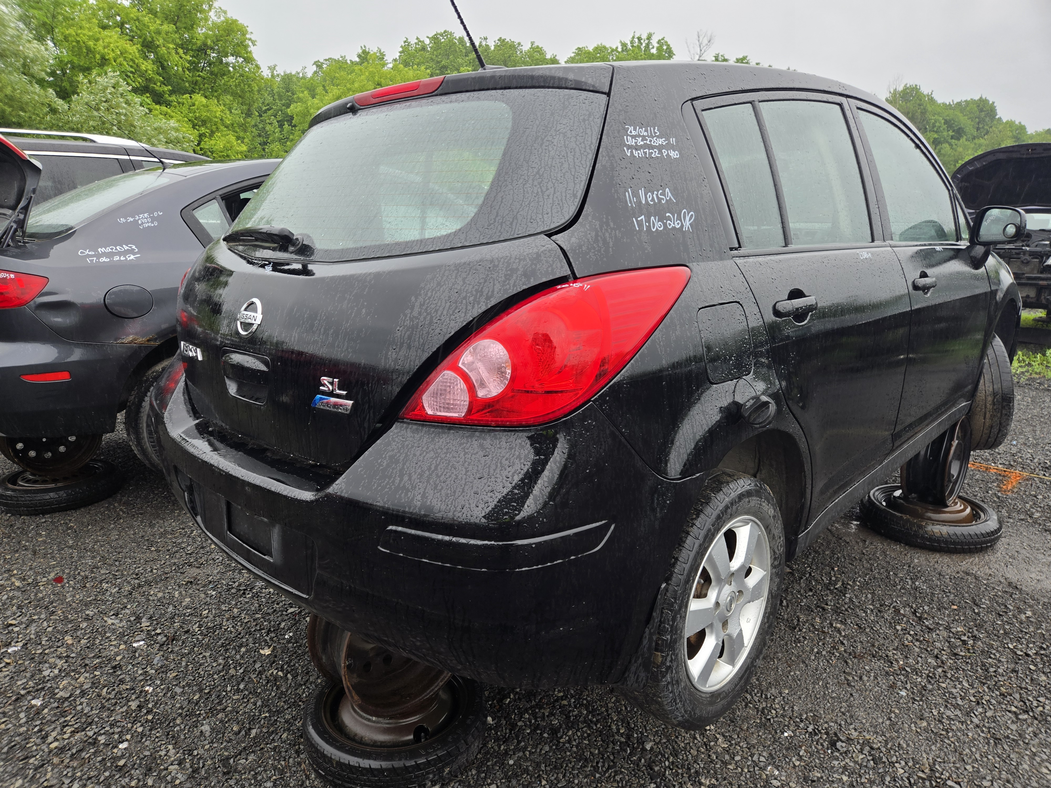 NISSAN VERSA 2011