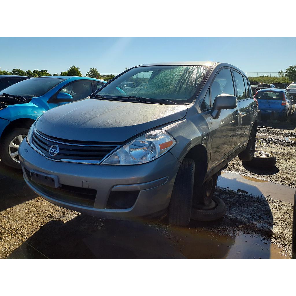 NISSAN VERSA 2011