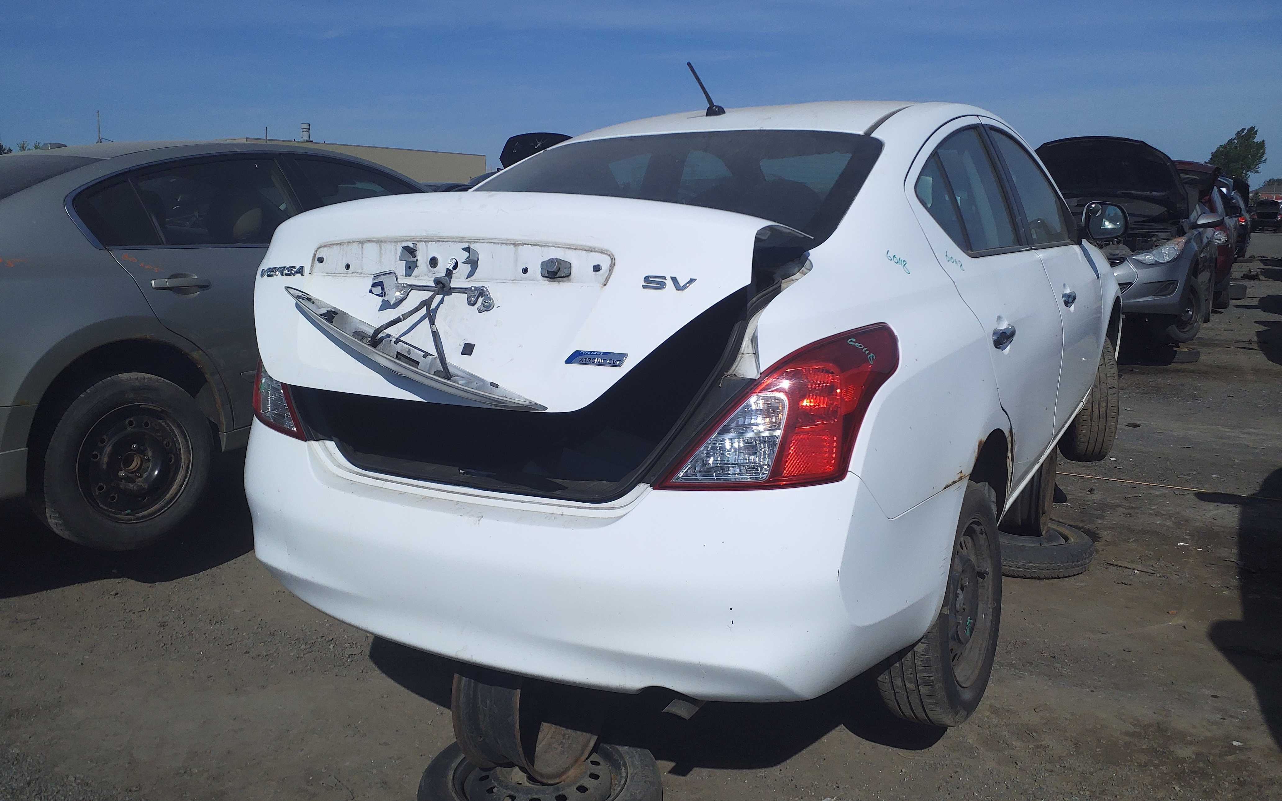 NISSAN VERSA 2012