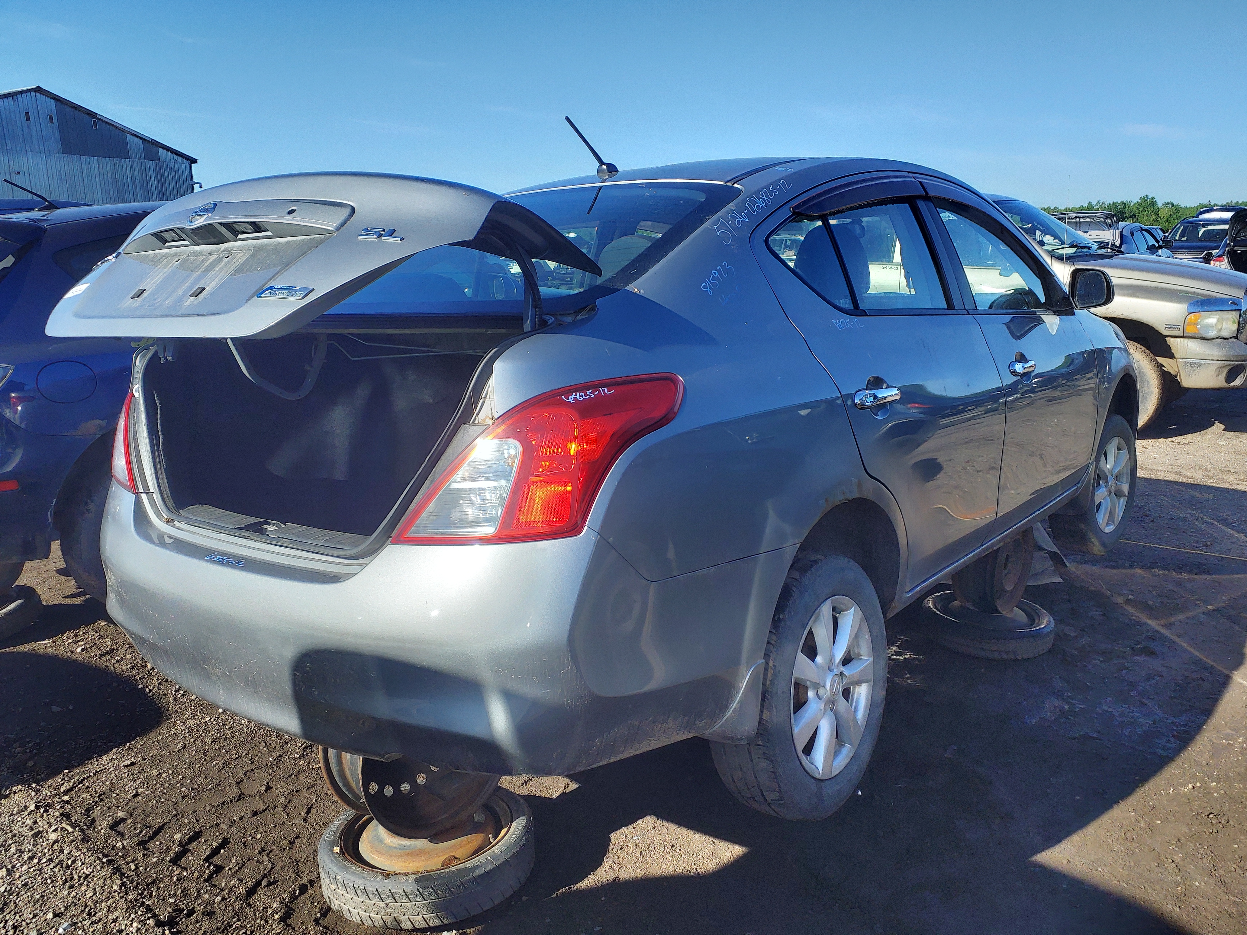 NISSAN VERSA 2012