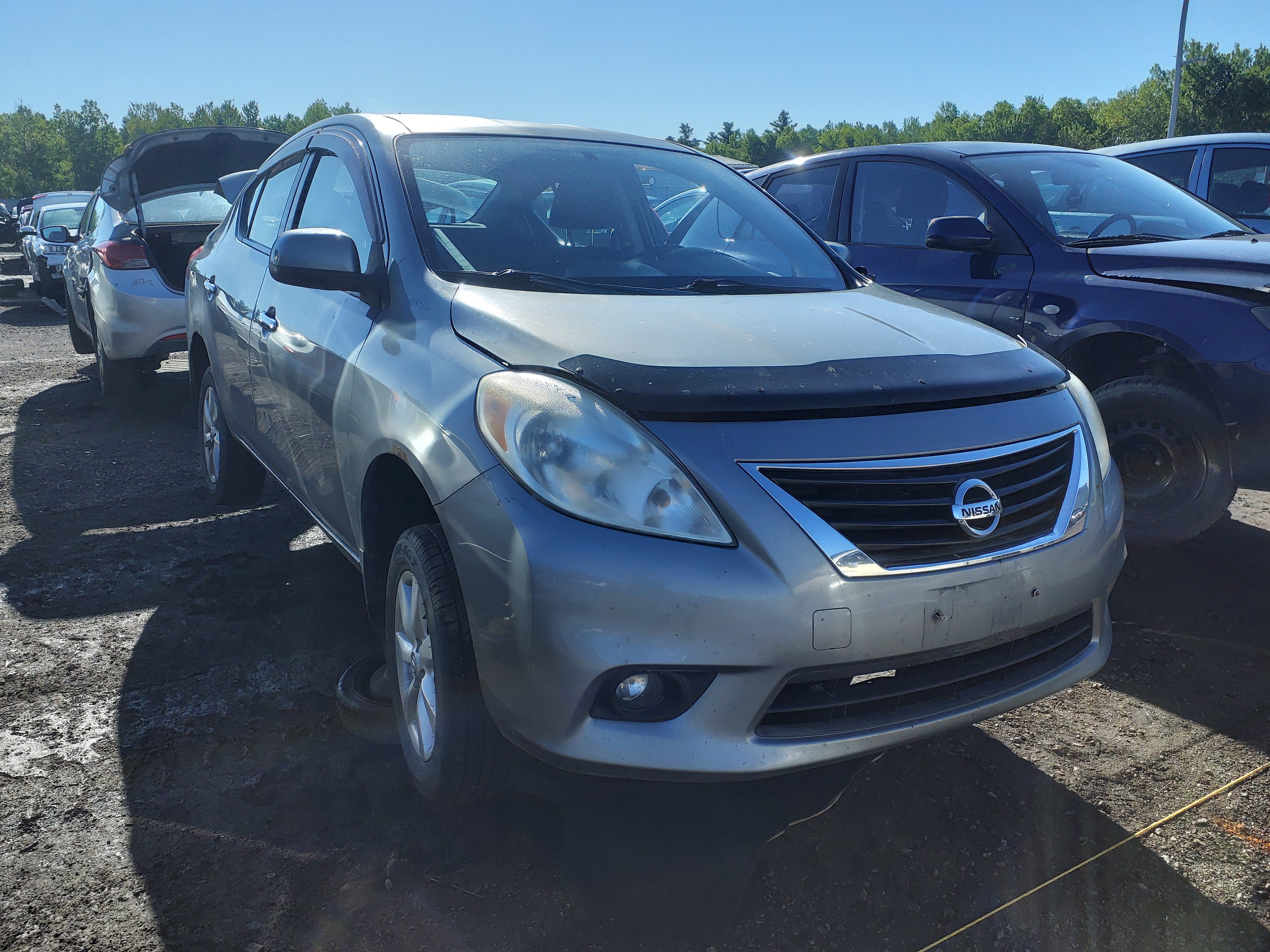 NISSAN VERSA 2012
