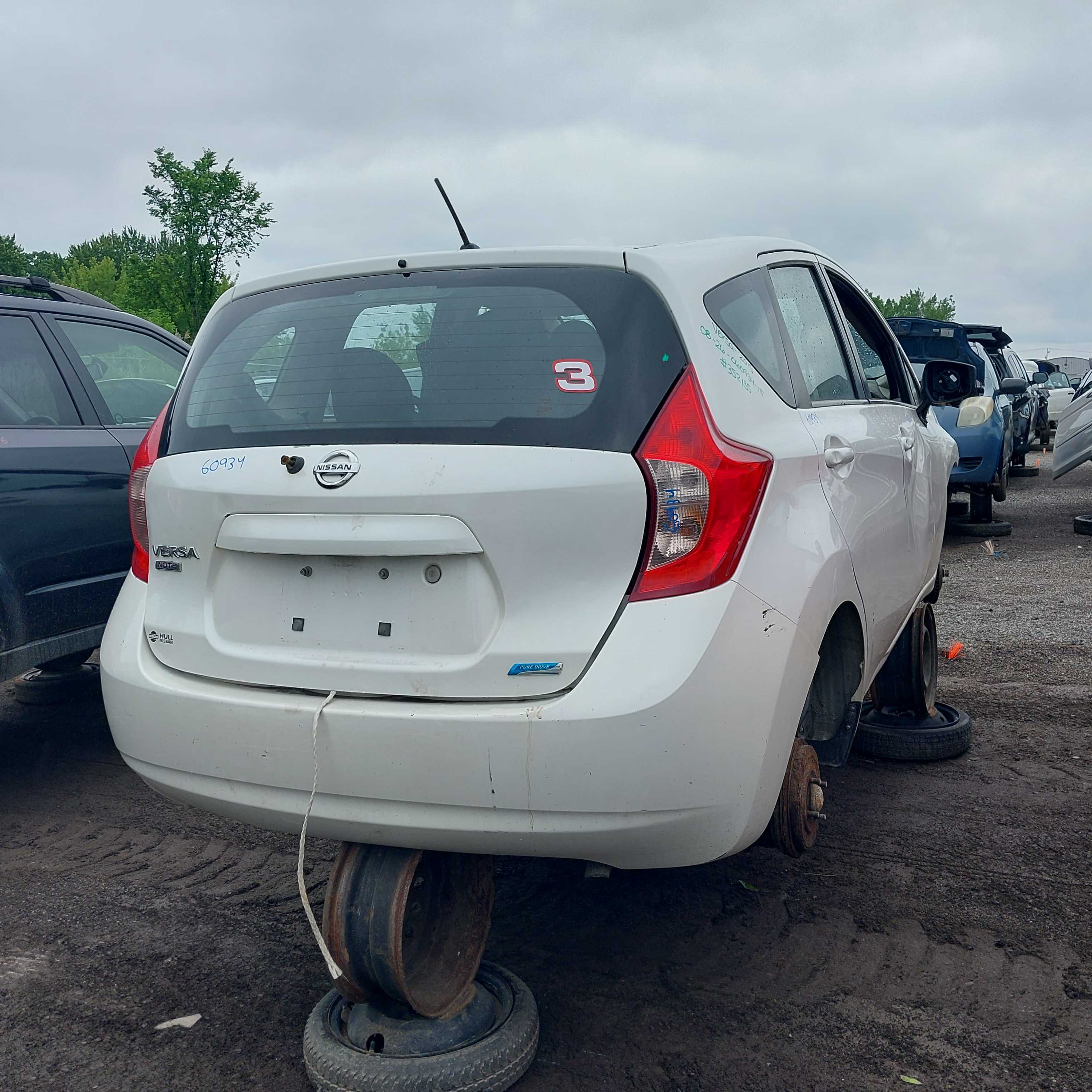 NISSAN VERSA 2015