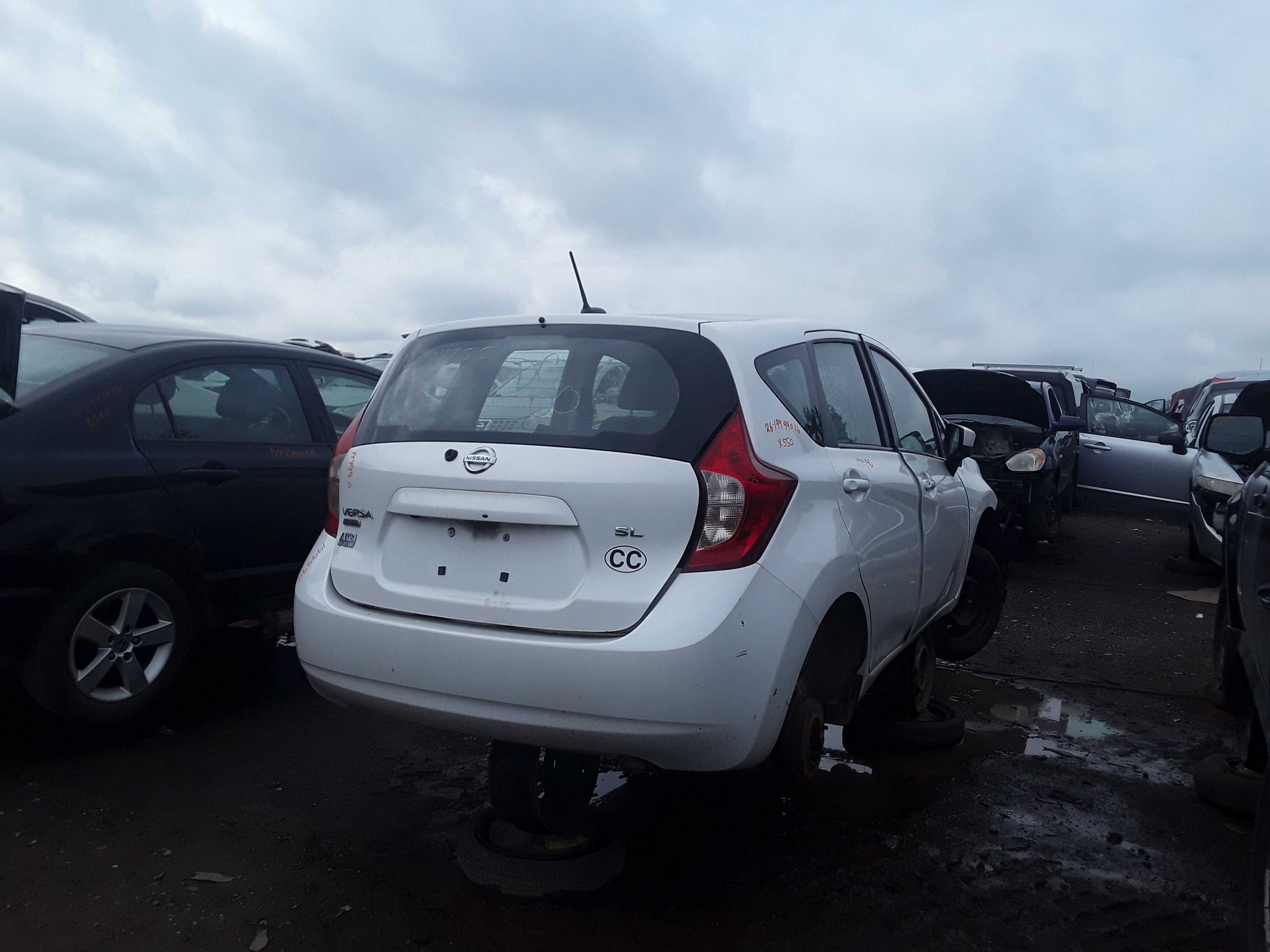 NISSAN VERSA 2016