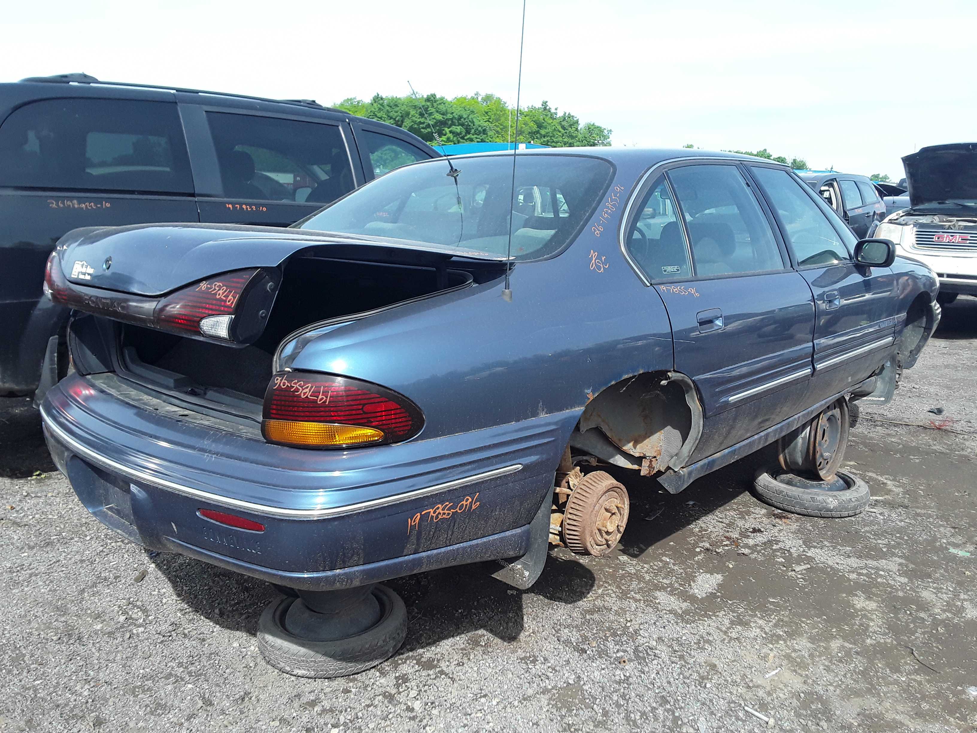 PONTIAC BONNEVILLE 1996