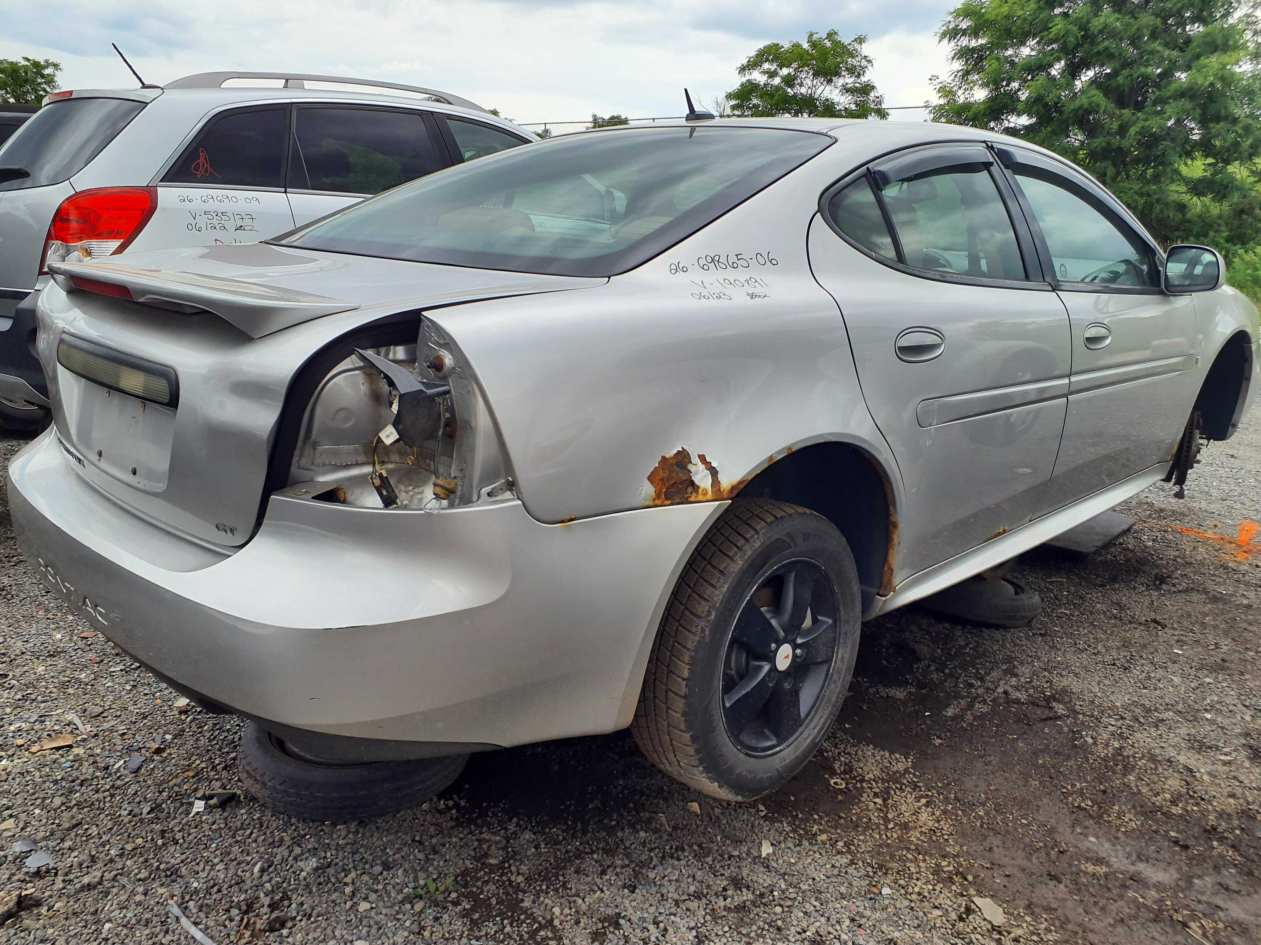PONTIAC GRAND PRIX 2006
