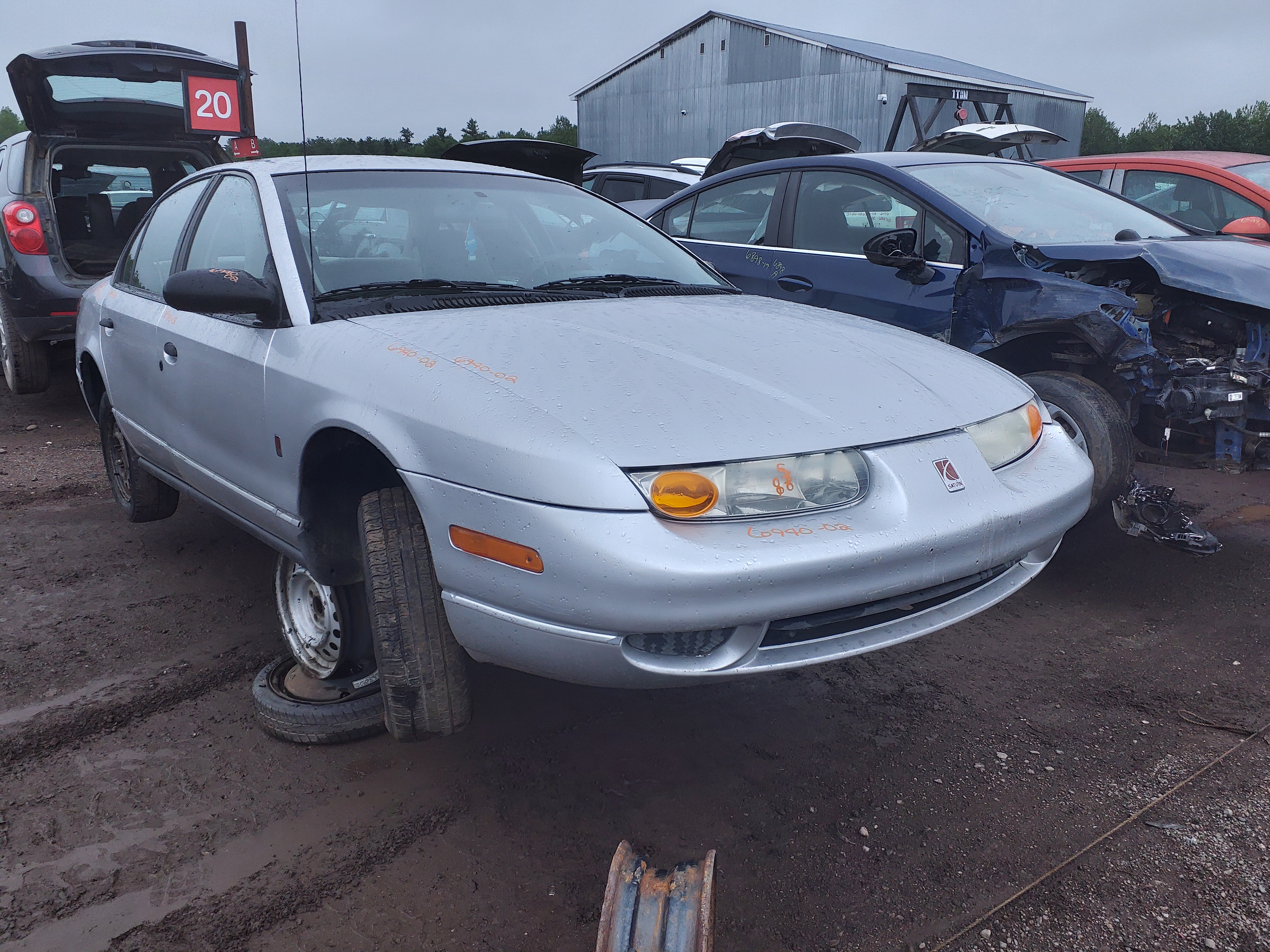 SATURN SL 2002