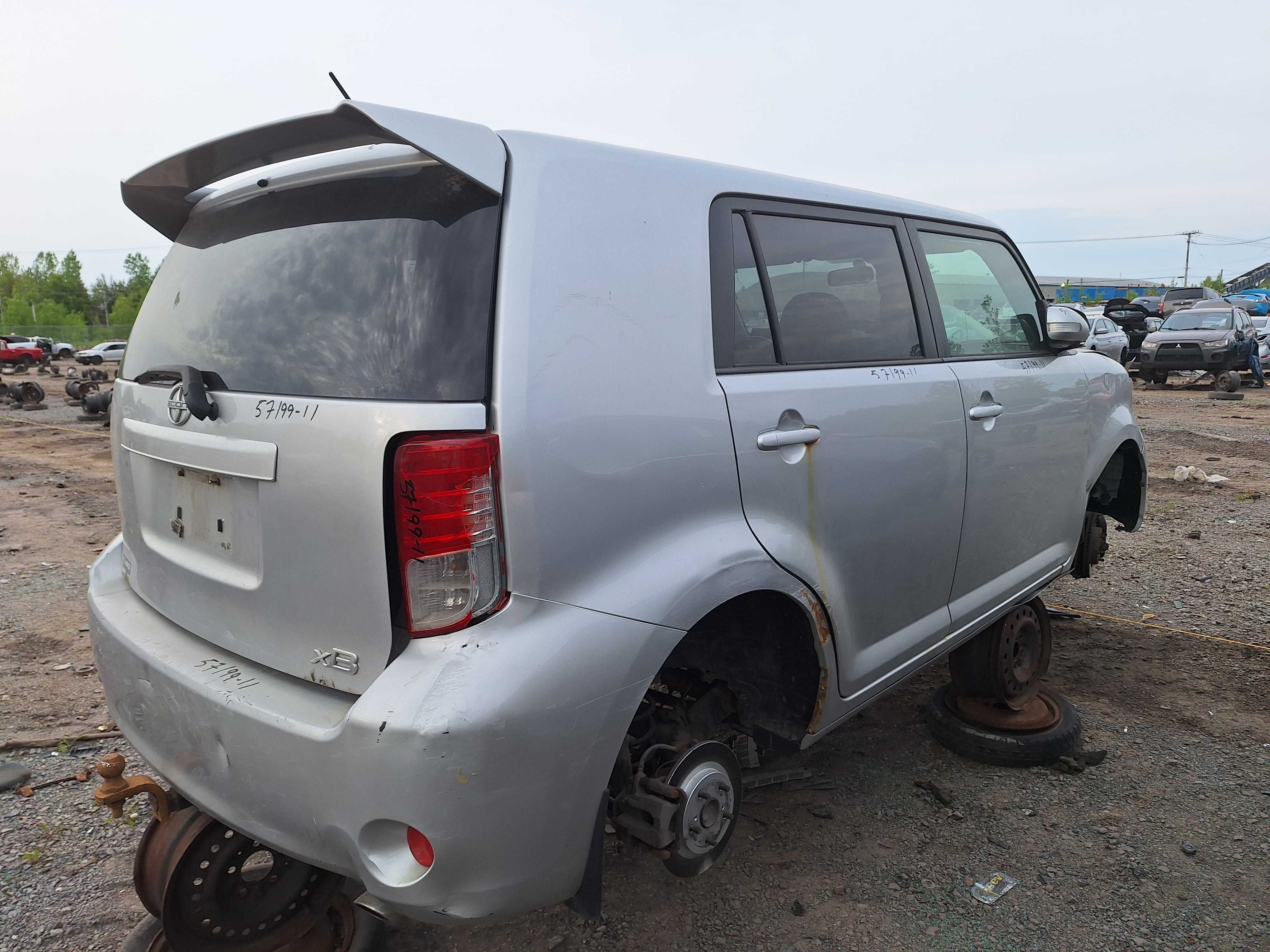 SCION XB 2011