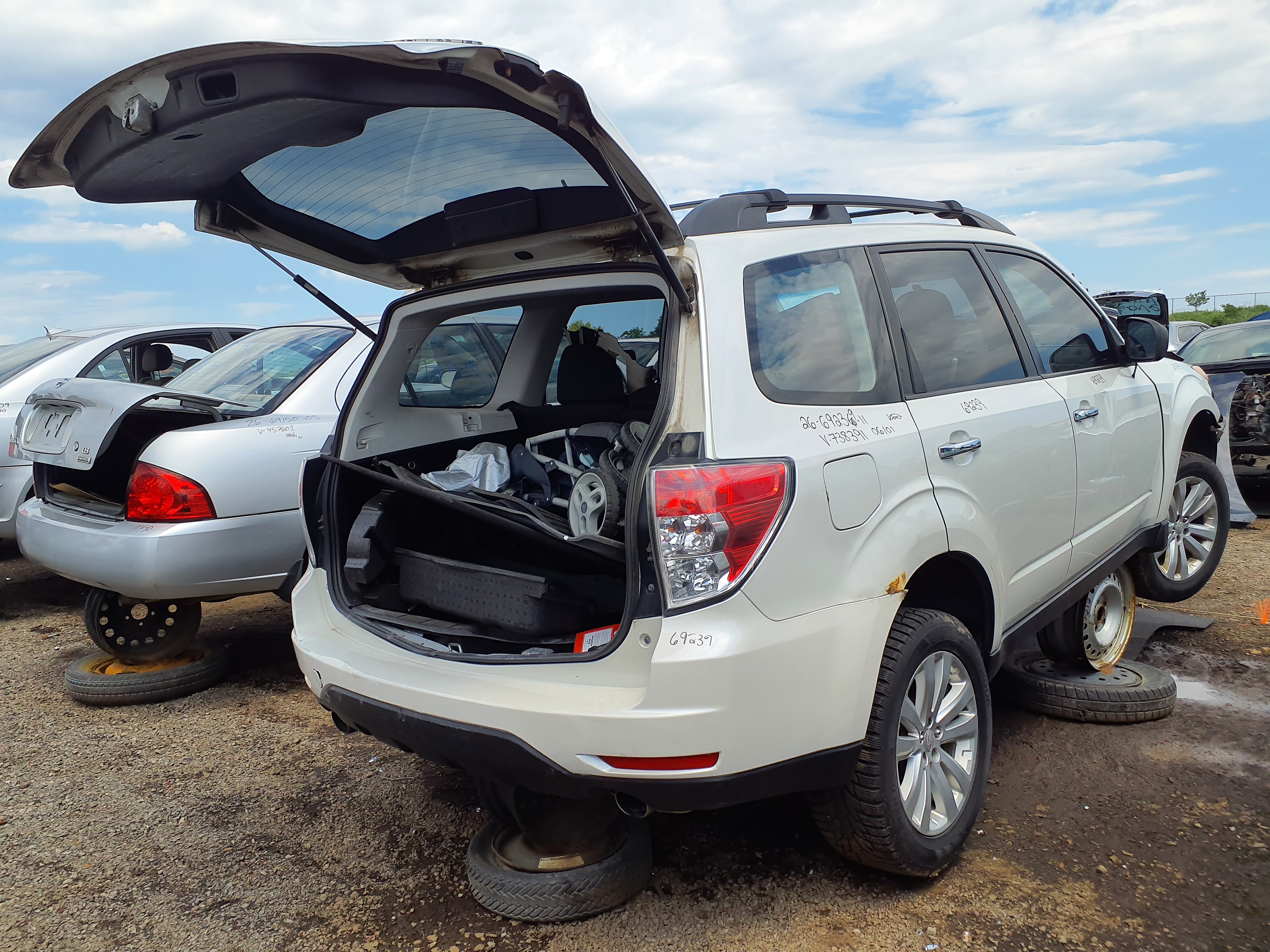 SUBARU FORESTER 2011