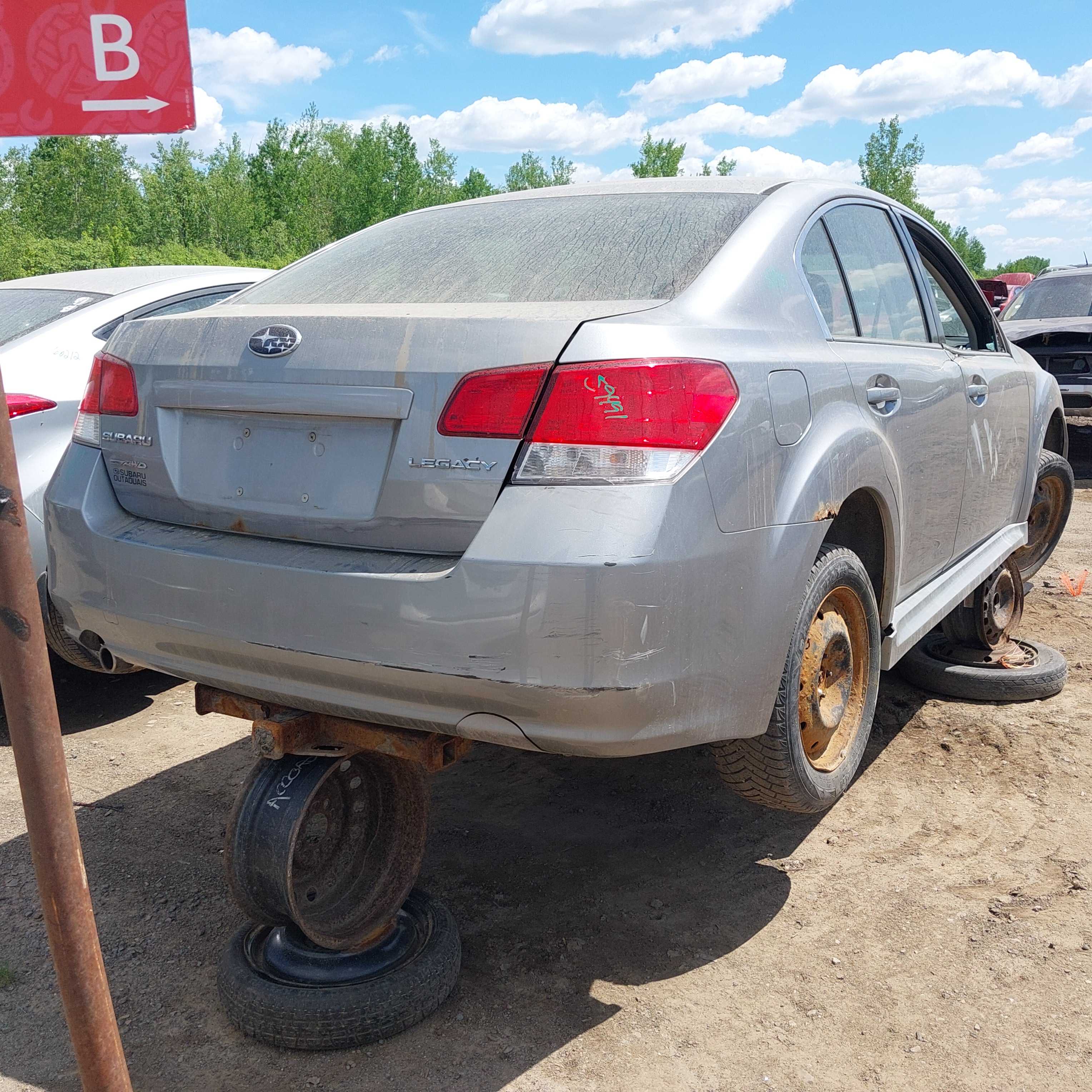 SUBARU LEGACY 2011
