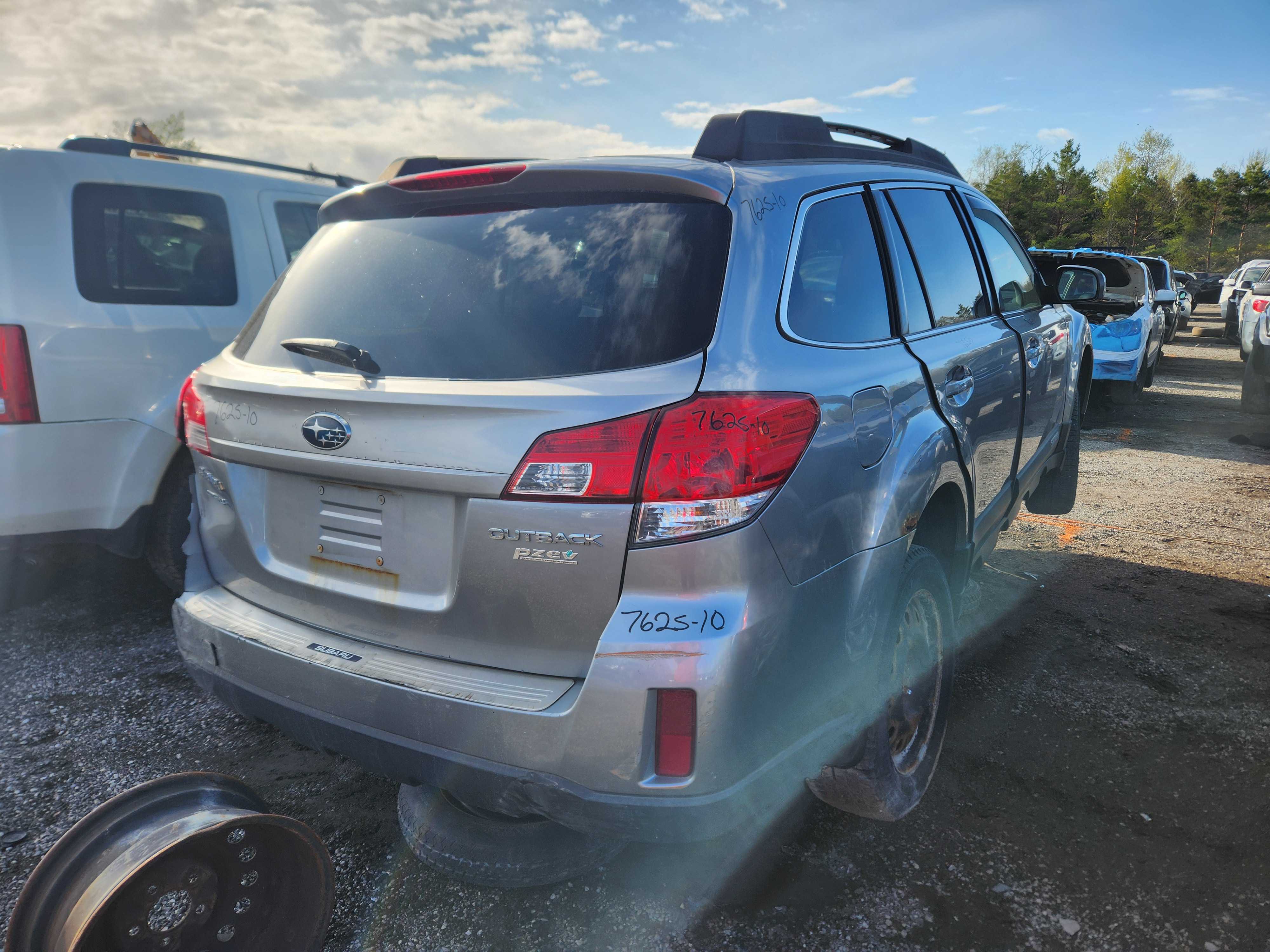 SUBARU OUTBACK 2010