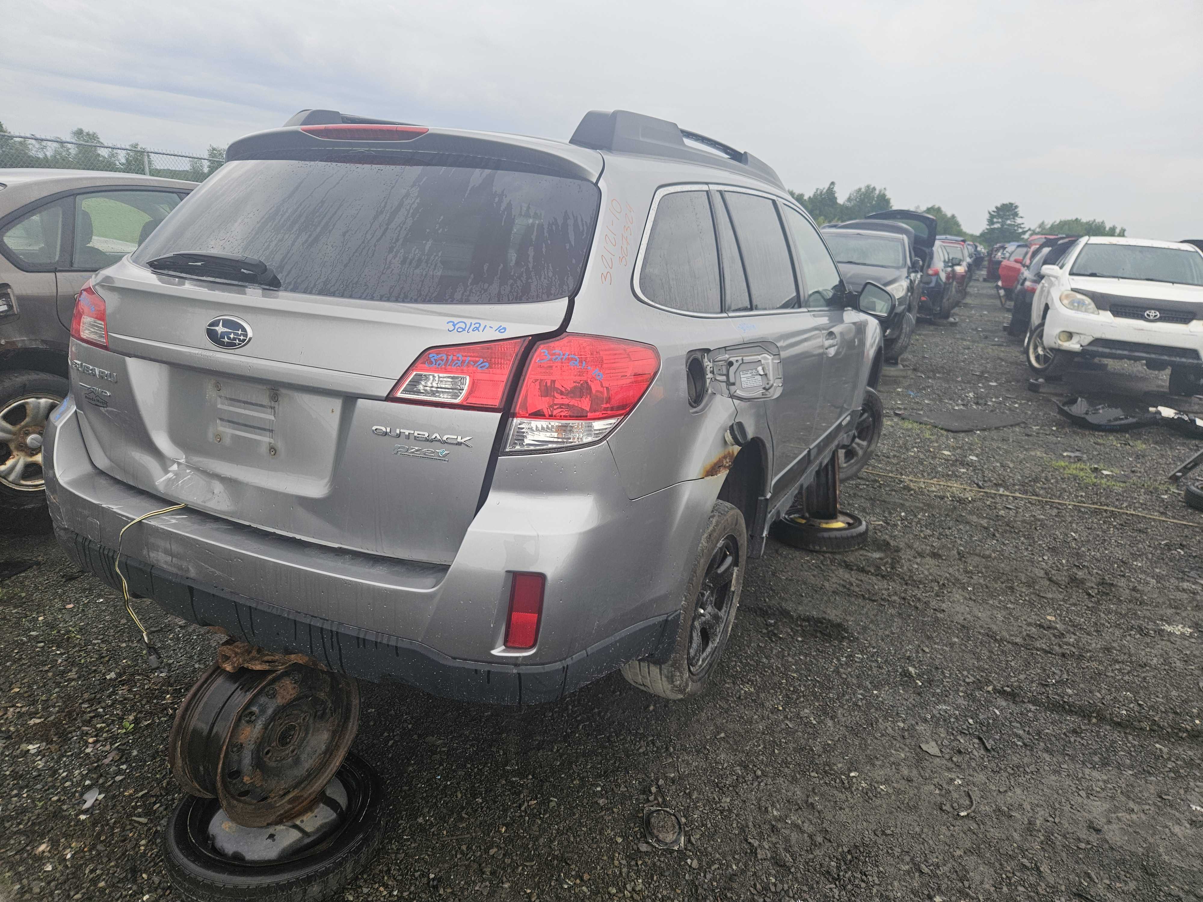 SUBARU OUTBACK 2010