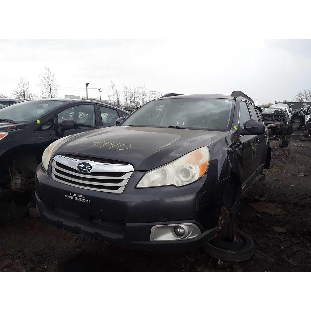 SUBARU OUTBACK 2011