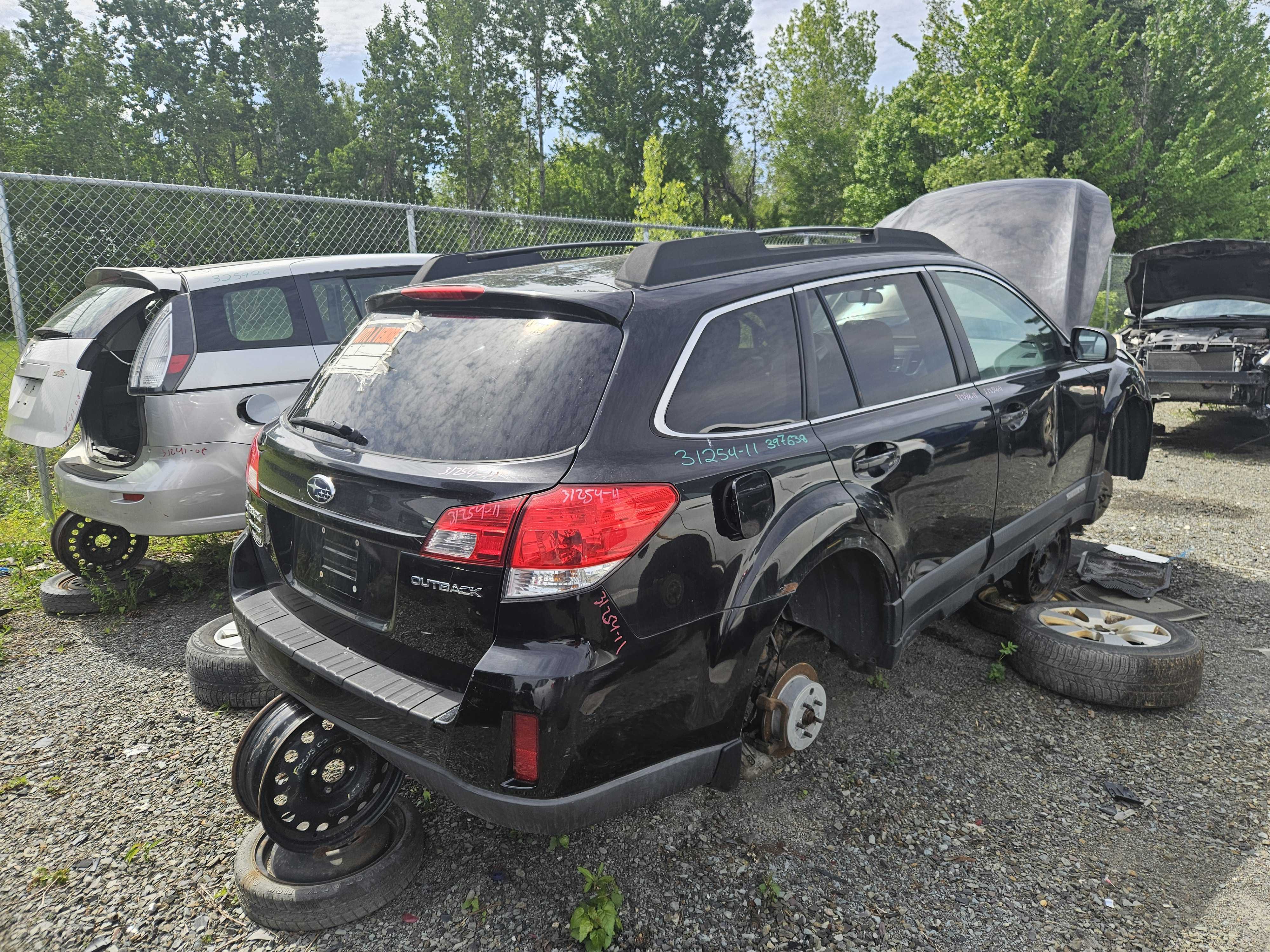 SUBARU OUTBACK 2011