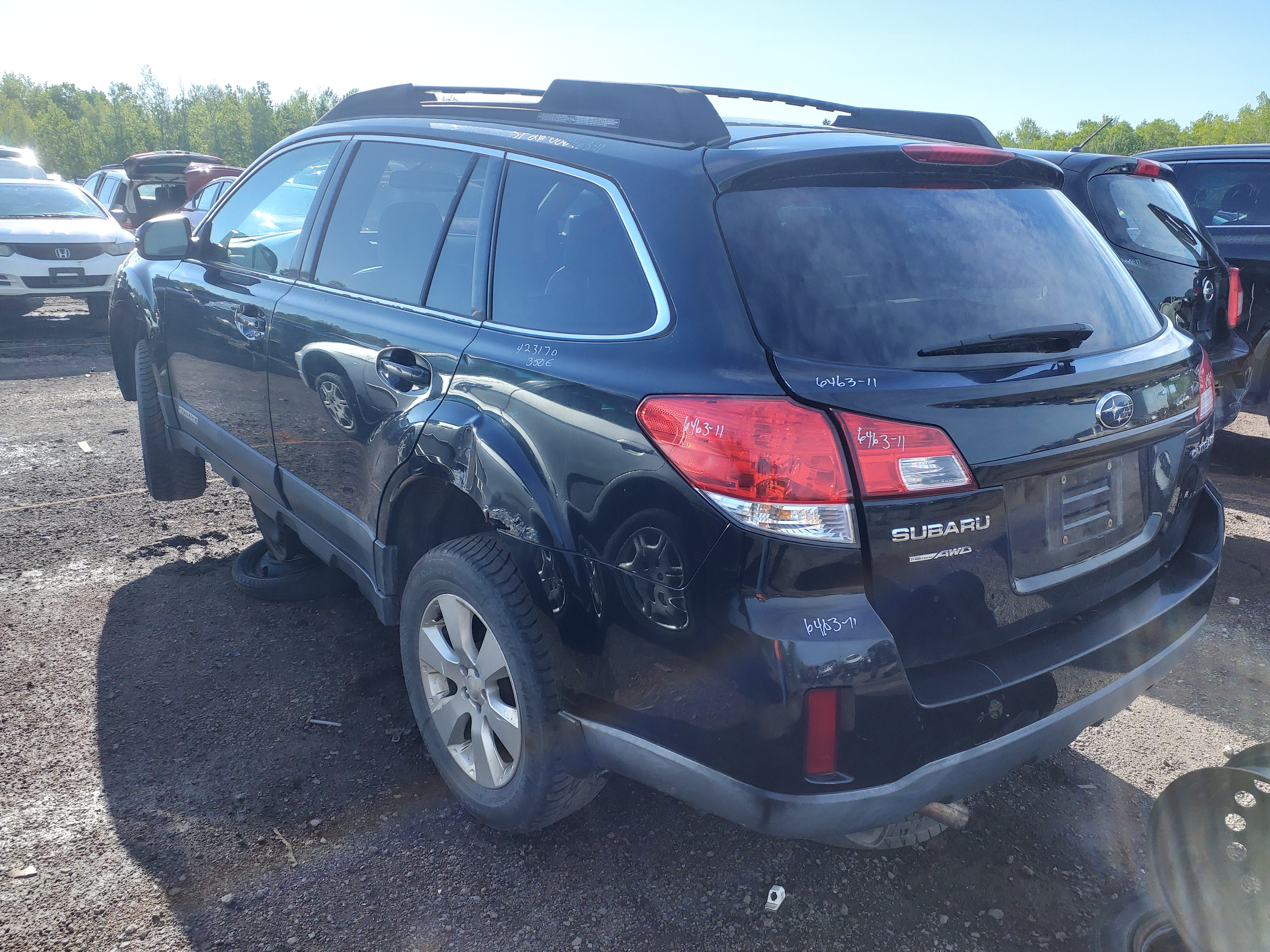 SUBARU OUTBACK 2011