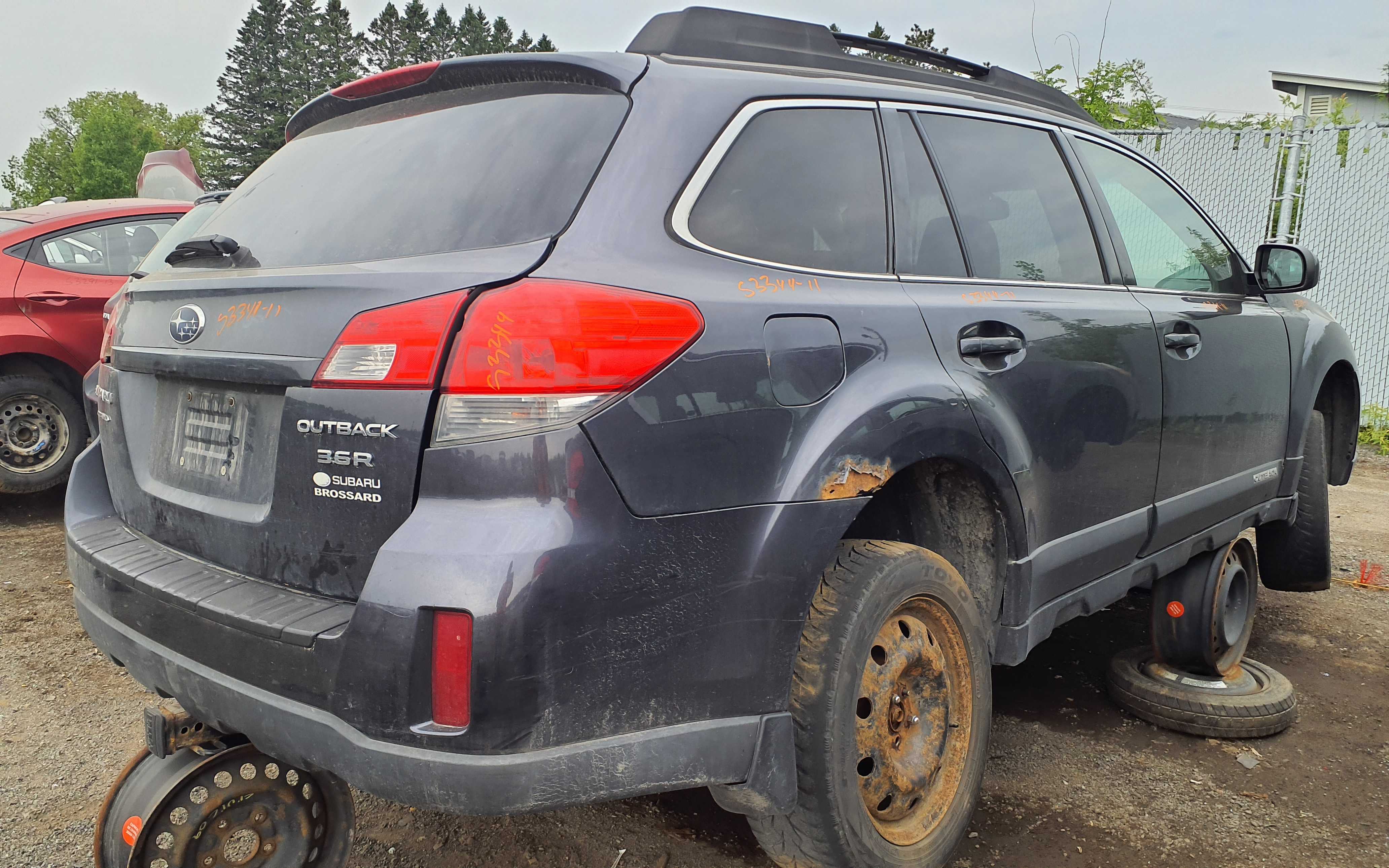 SUBARU OUTBACK 2011