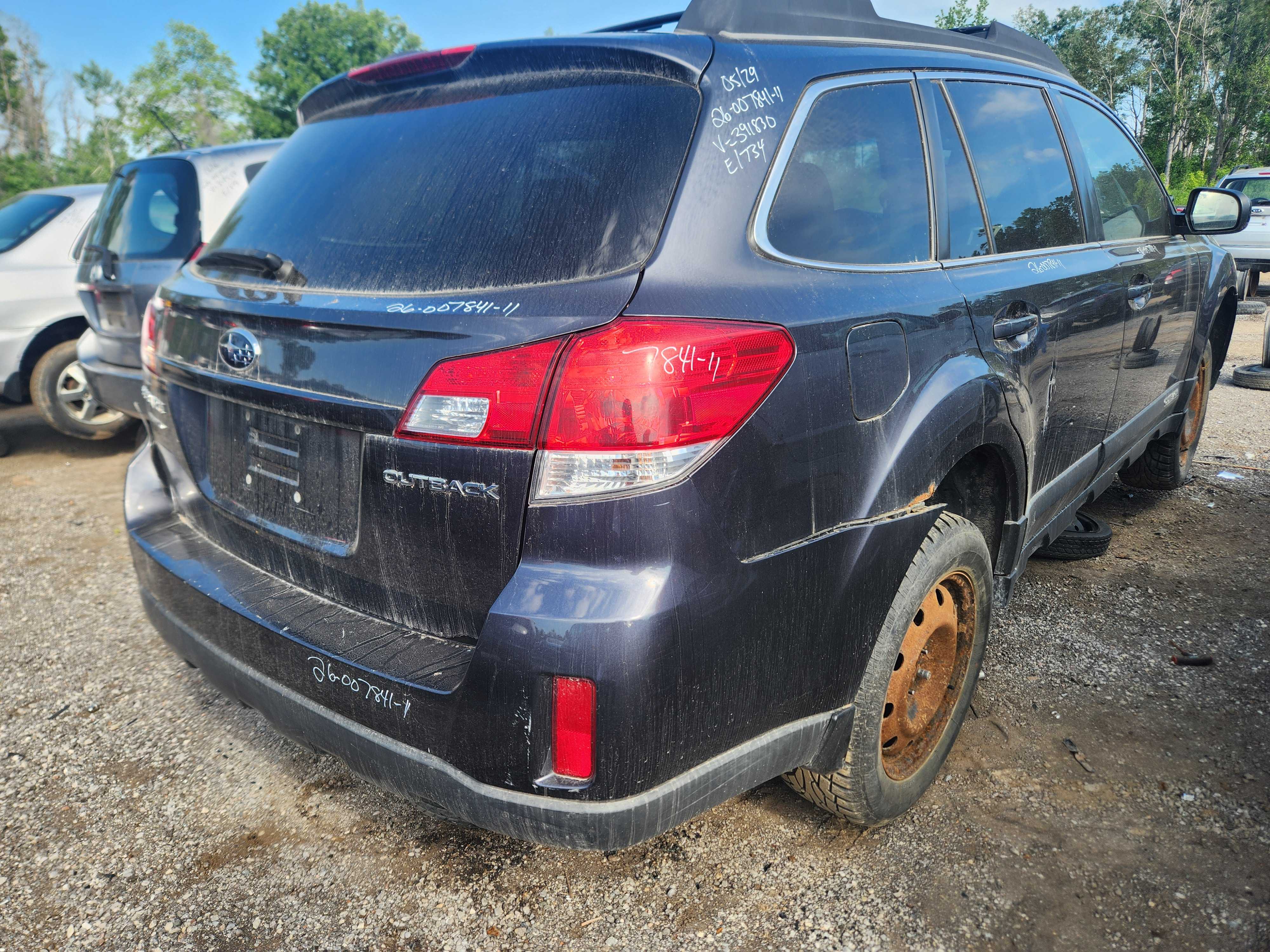 SUBARU OUTBACK 2011