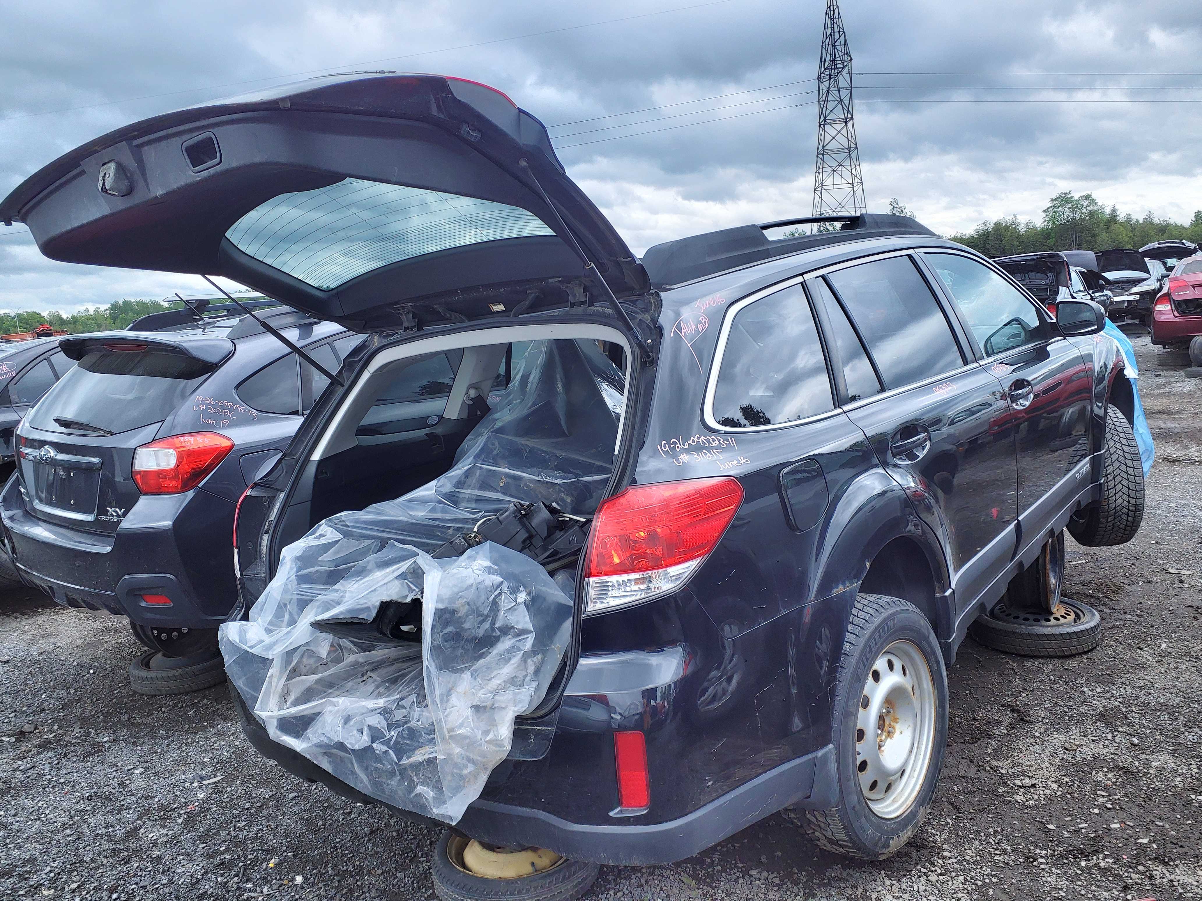 SUBARU OUTBACK 2011