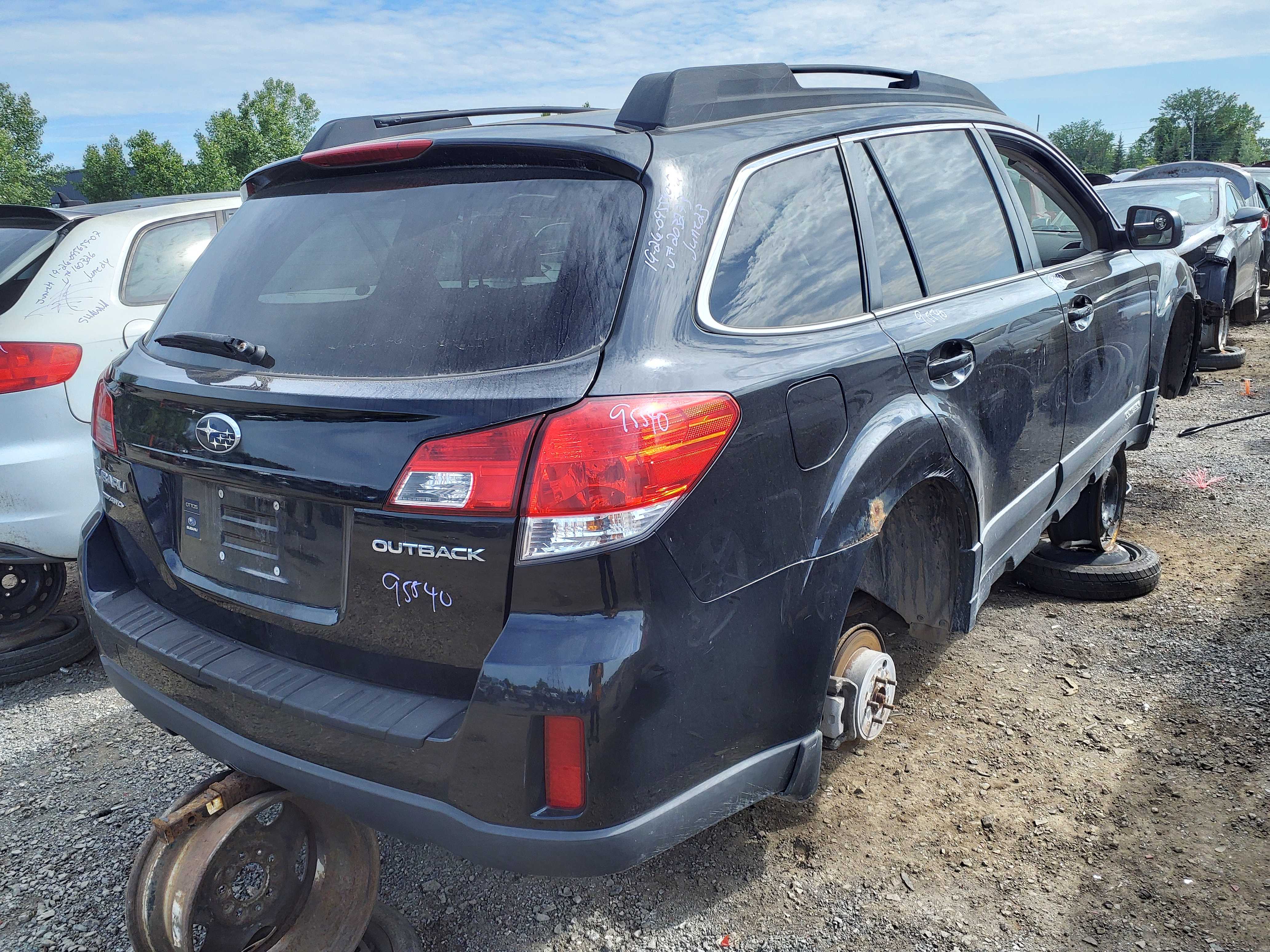 SUBARU OUTBACK 2012