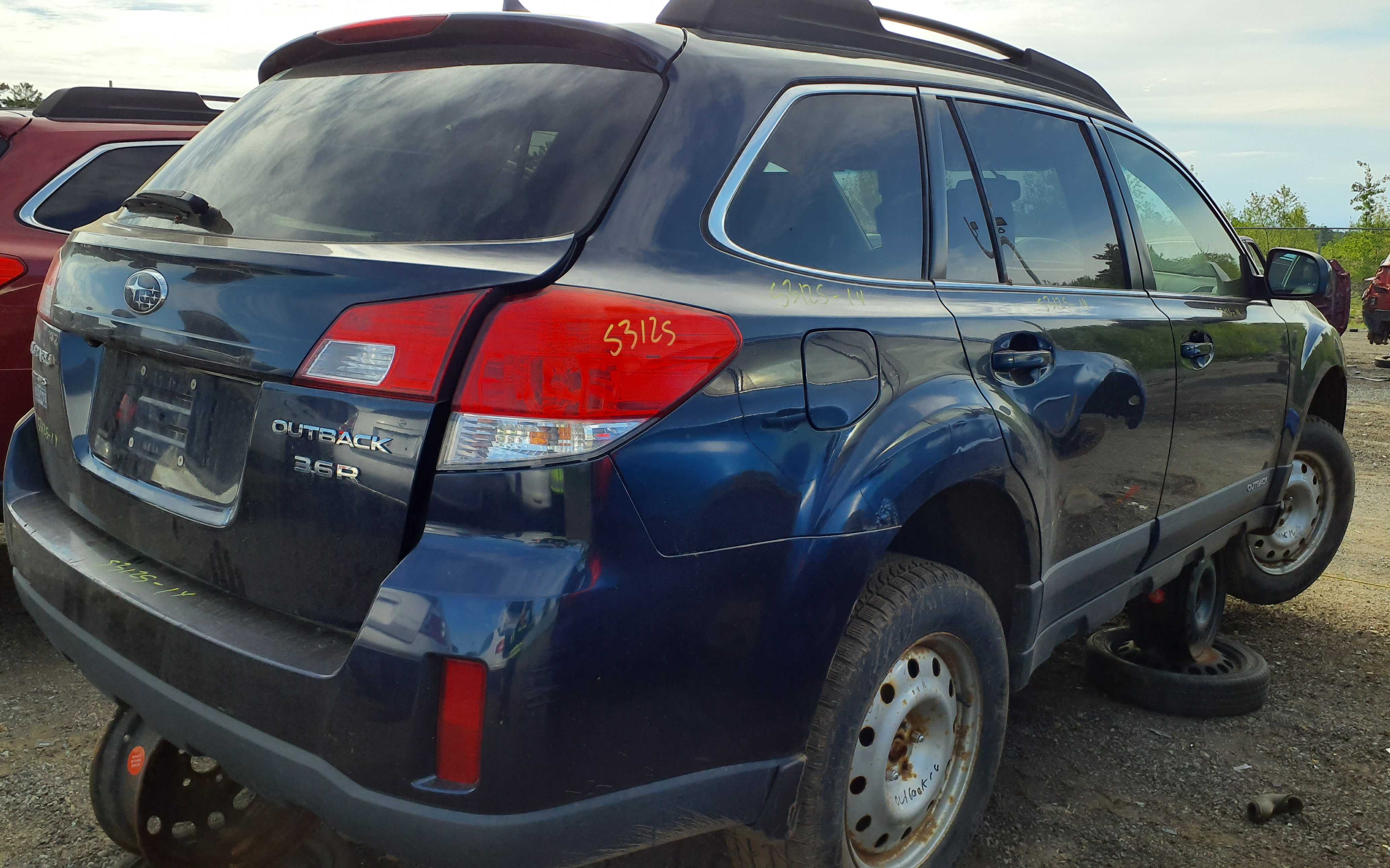 SUBARU OUTBACK 2014