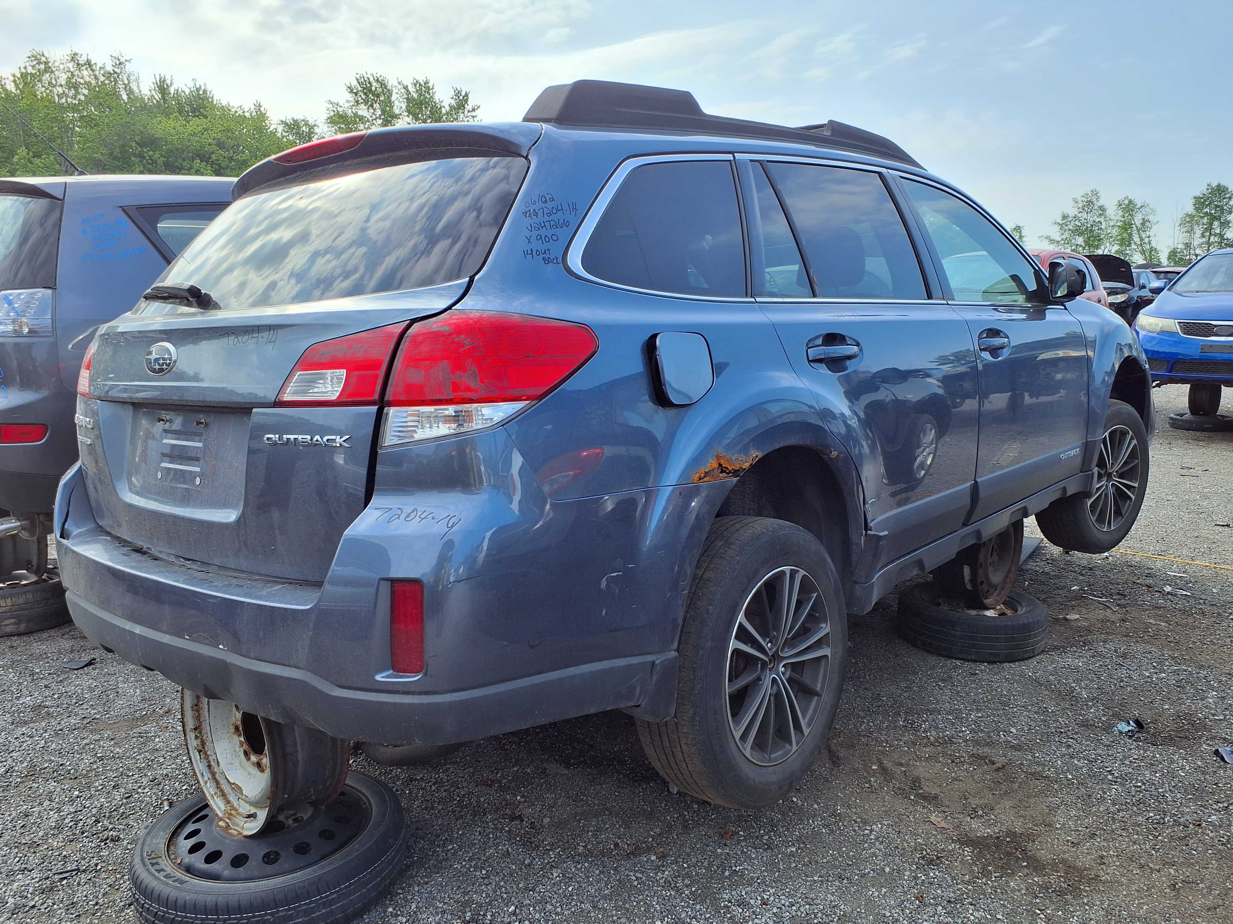 SUBARU OUTBACK 2014