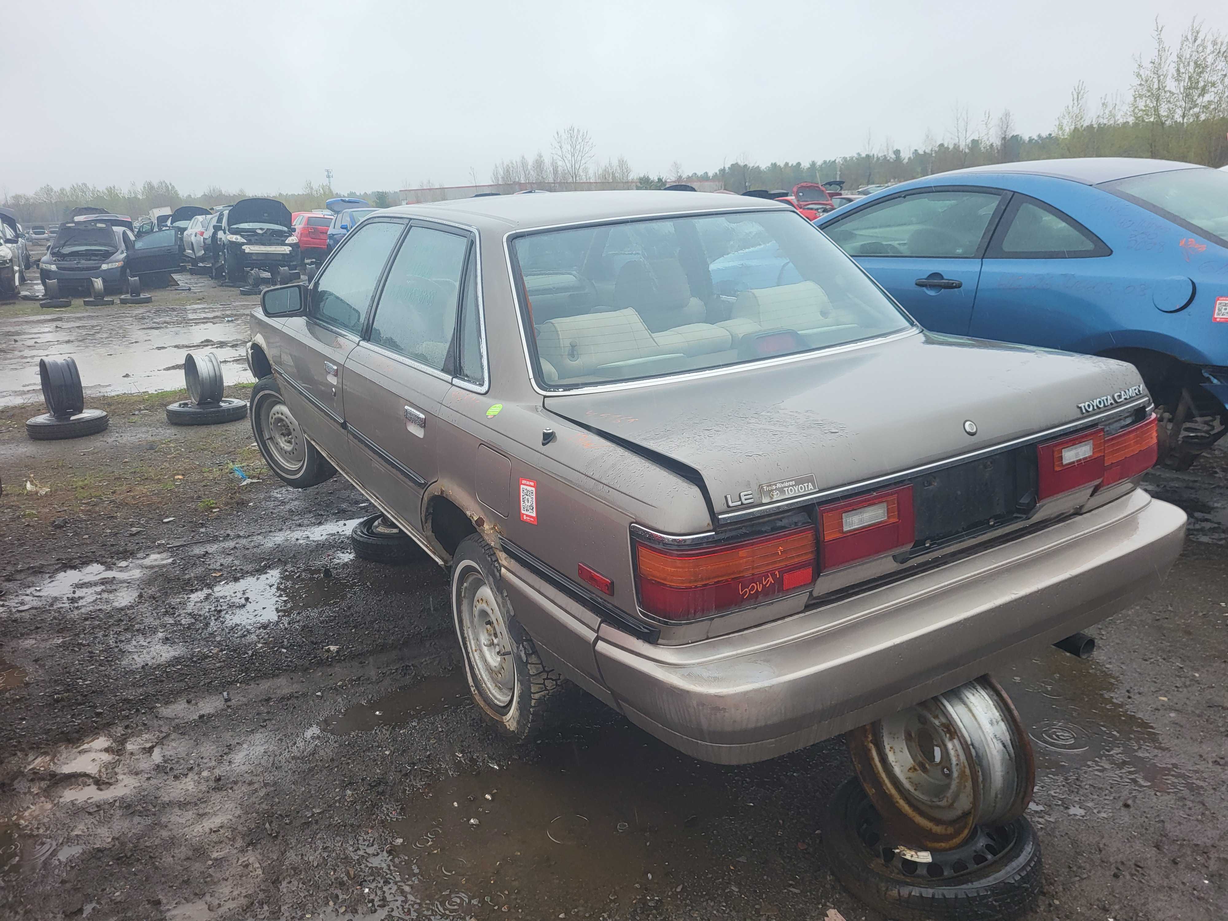 TOYOTA CAMRY 1988