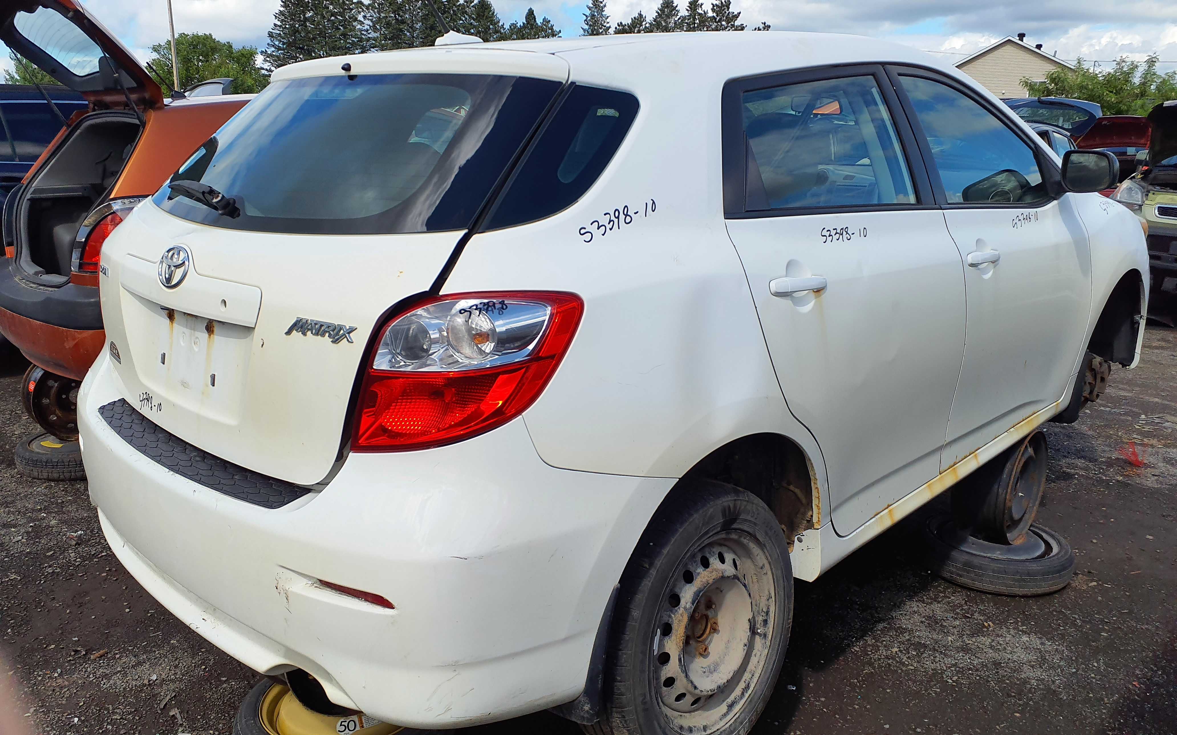 TOYOTA MATRIX 2010